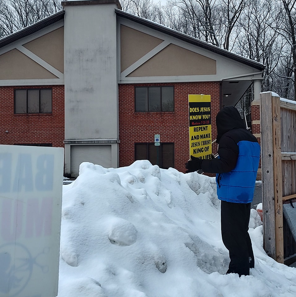 Pray as we stand at the abortion clinic to proclaim the truth of the Gospel