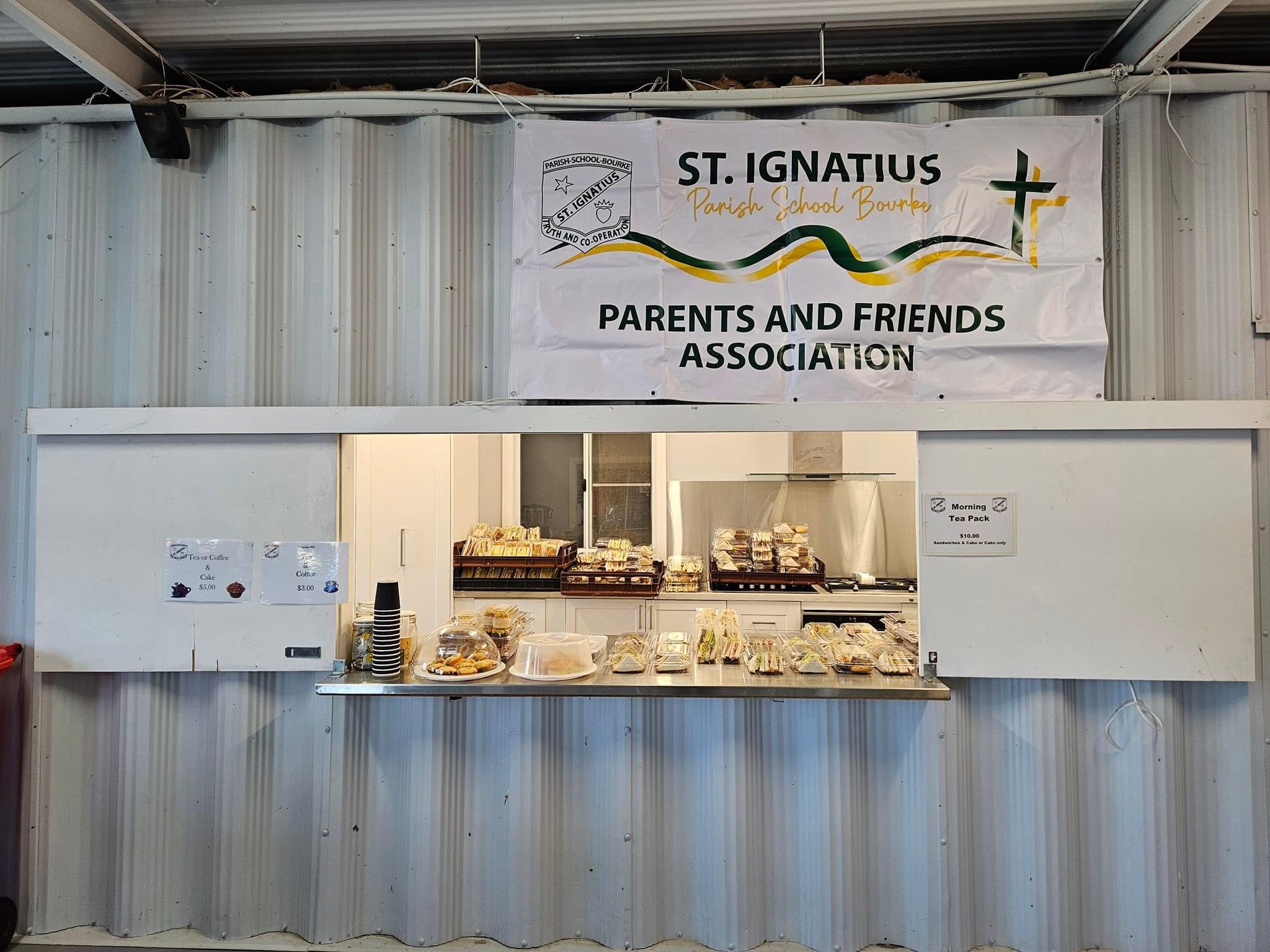 - BANNERS -
Look at this banner designed for the school! If you're looking for something similar come and have a chat with Laura about what you'd like to see on the banner!
#lauragillarddesign #designer #outbackdesigner #bourke #bourkensw #backobourke #printing