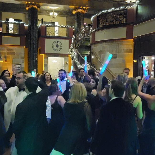 Dance like nobody is watching!!
#harmongrayentertainment #ctweddings #weddingdjct #ctdjservices