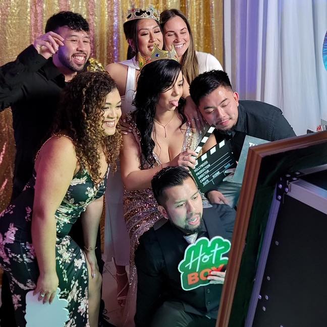 Step into a world of reflection and fun with our mirror photo booth! 📸✨ Capture unforgettable moments in style and leave with memories that shine bright.
#hgphotobooth #harmongrayent #mirrorphotoboothct #photoboothct #magicmirrorphotobooth #mirrorboothct