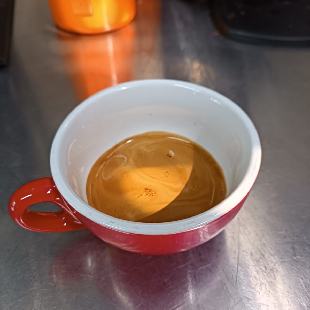 We believe in incremental gains. All the small changes implemented together make a difference. From the drop in temp to the weight of coffee in the cup. Always level up. 💪☕
---
#taste #capetownvibes #coffeebreak #CoffeeLove #mornings #terroircoffeeroasters #love #valentines #coffeeculture #instacoffee #flatwhite #capetown