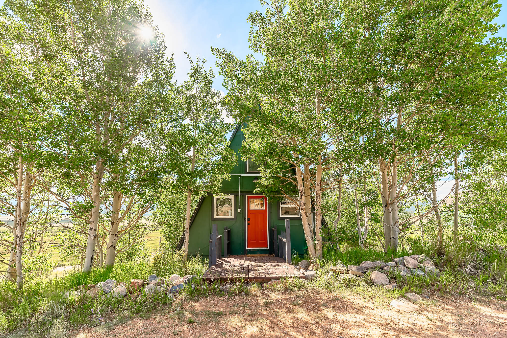 Say goodbye to these leaves in 5...4...3...2...
#aframecabin #aframehome #coloradoairbnb #aframeliving #cabinliving #aframecabins #cabinlove #bestairbnb #aframehouse #cabinlife #aframedaily #cabinporn #cabininthewoods #coloradovacation #cabingetaway #coloradovacay #parkcountycolorado #aspentrees #mountainview