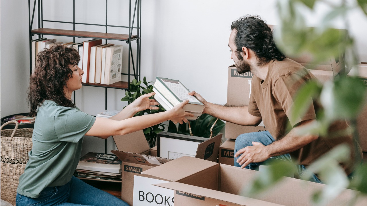 Declutter Your Digital Space for a More Productive Month 🖥️ A cluttered digital workspace can slow you down! Take time today to organize your files and clear your inbox. What’s your top decluttering tip? 🗂️✨ #DigitalDeclutter #Productivity #myurbanoffice