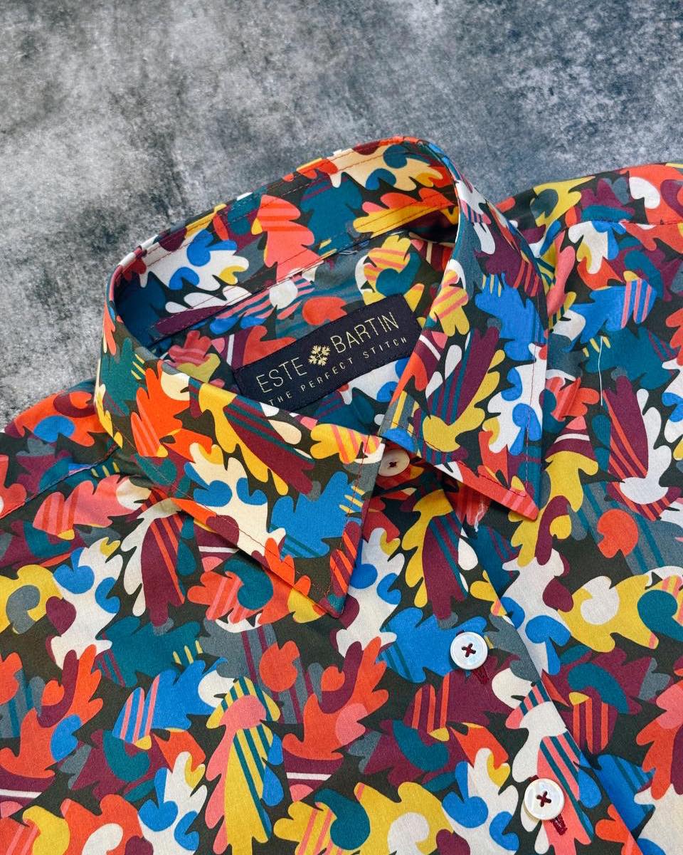 "𝘈𝘣𝘴𝘵𝘳𝘢𝘤𝘵 𝘥𝘦𝘴𝘪𝘨𝘯𝘴 𝘧𝘦𝘦𝘥 𝘰𝘶𝘳 𝘪𝘮𝘢𝘨𝘪𝘯𝘢𝘵𝘪𝘰𝘯 𝘸𝘪𝘵𝘩 𝘢 𝘸𝘰𝘳𝘭𝘥 𝘣𝘶𝘪𝘭𝘵 𝘵𝘩𝘳𝘰𝘶𝘨𝘩 𝘵𝘩𝘦 𝘣𝘢𝘴𝘪𝘤 𝘴𝘦𝘯𝘴𝘢𝘵𝘪𝘰𝘯𝘴 𝘰𝘧 𝘵𝘩𝘦 𝘦𝘺𝘦𝘴."
This unique Liberty fabric embodies it, making it a definite statement piece ✨
#estebartin #tailoredshirts #sgtailor #madetomeasure #madetoorder #customshirts #libertylondon #libertyfabric