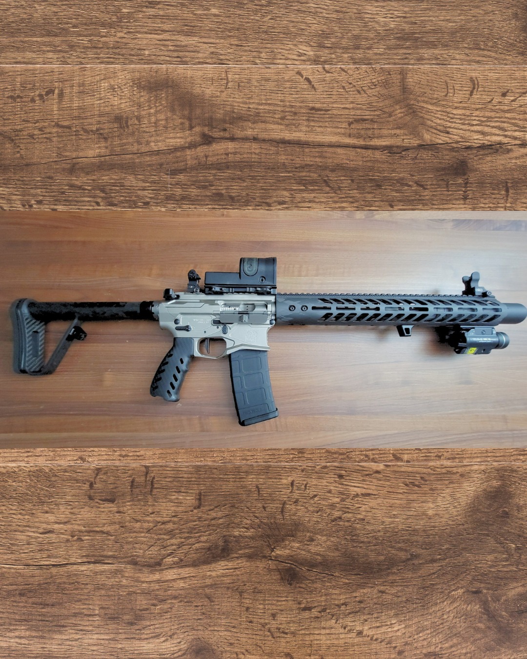 Precision isnβt just in the shot - itβs in the build.π₯
This setup blends strength, simplicity, and style with carbon fiber in all the right places.π. Appreciate the picture Ryan, looks amazing!
#smokecomposites #MadeinUSA #carbonfiber #carbonfibergunparts #lightweight #sbr #suppressor #pistolgrip #stock #Handguard