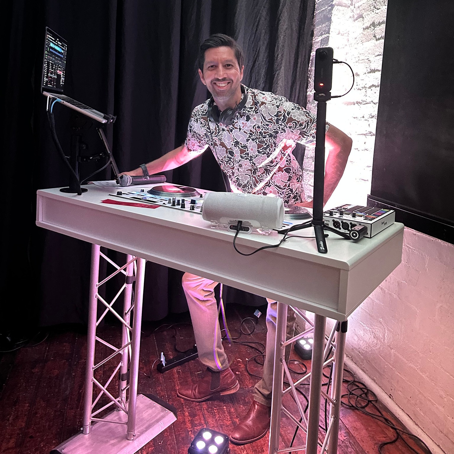 Action shot @brunswick_foodstore #30thbirthday #thernbdj #melbournedjhire