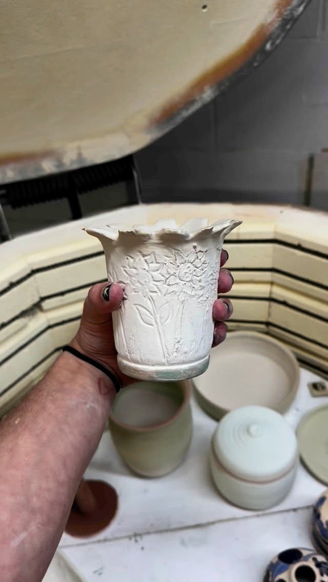 hereโs some recent sgraffito pieces Iโve been working on ! The last piece is my fav by far