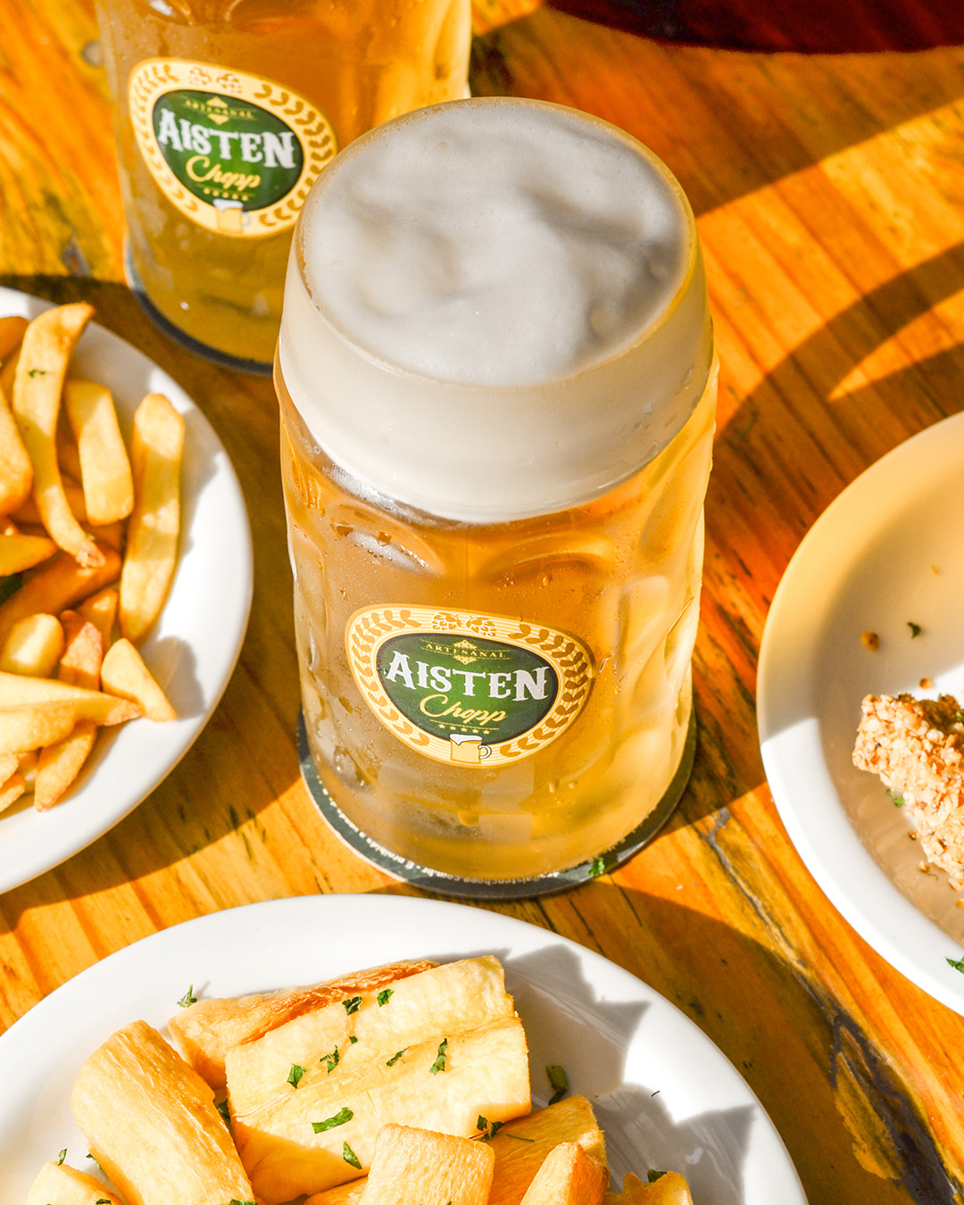 Um chopp Aisten gelado para abrir a primeira semana do ano como deve ser!
Acesse o nosso site e conheça mais!
aistenchopp.com.br
Aisten. O chopp como deve ser!
#chopp #pilsen #pilsner #choppaisten #choppdodia #brejadodia #choppartesanal #cervejaartesanal #cervejas #bebamelhor #cervejasespeciais #lupulo #malte #lupulando #saopaulo #sp