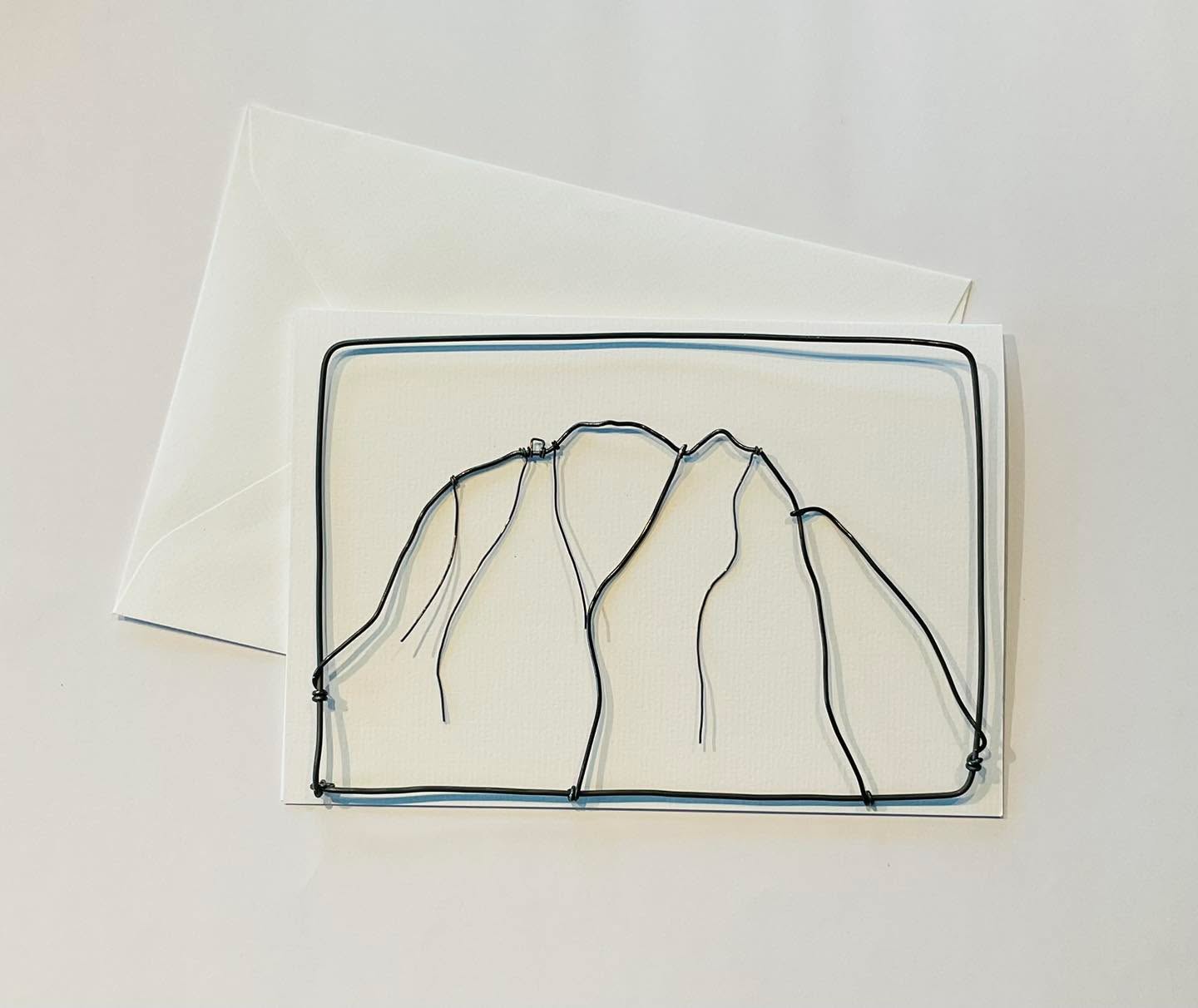 Carte de vœux « Moléson »
Format : 13 x 18 cm
Prix : 26.- fr.
🌱 Disponible
📞 Infos et commandes en message privé
#fildefer #moleson #gruyereregion #creationsfildefer