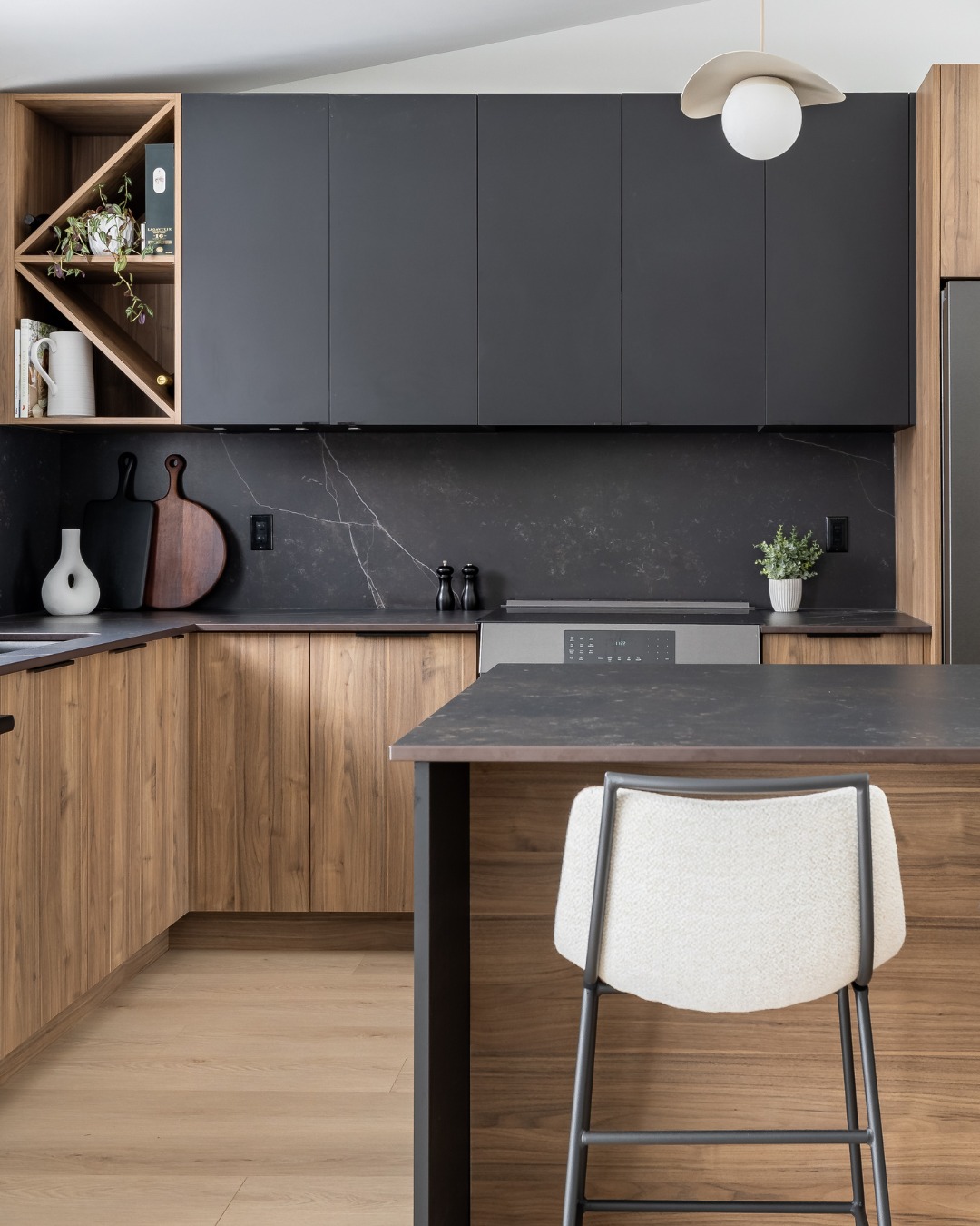 Projet Brassard
#cuisine #kitchendesign #kitchengoal #designinspiration #interiordesign #dreamkitchen #photography #architecture