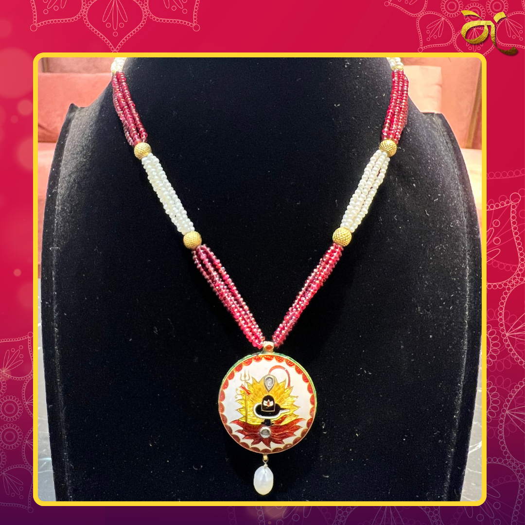 Embark on a journey of Navratri elegance✨ with Dhandia Jewellers' mesmerizing beads and pendant necklace designs 💫that tells stories of sprituality and tradition - where tradition meets timeless allure !! 🌟
Contact us or DM to know more...
#happynavratri #navratrijewellery #pendants #goldjewellery #dhandiajewellers
