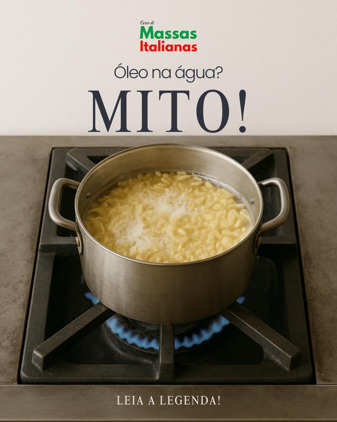 Você costuma colocar óleo na água pra massa não grudar?
Se sim, chegou a hora de quebrar esse mito! ⚠️
👉 O óleo na água não impede que a massa grude.
Na verdade, ele atrapalha o molho a aderir depois, deixando a massa escorregadia.
💡 O que realmente evita que a massa grude:
• Água fervendo em abundância
• Sal na medida certa
• Mexer a massa nos primeiros minutos
Você já colocou óleo na água alguma vez?
Comenta aqui se você fazia isso ou se já sabia dessa dica! 👇🍝