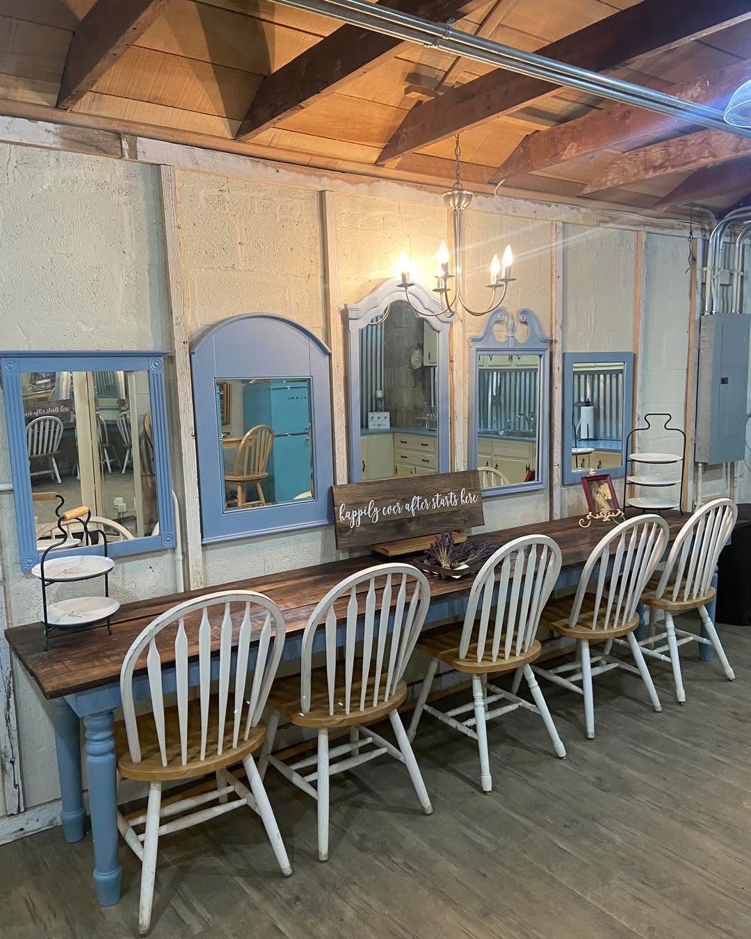 Did you know Bliss in the Barn has a beautiful Bridal Suite?
Schedule your personal tour and find out the latest detail on our Grooms Suite!
Book now 2025/26
Www.blissinthebarn.com