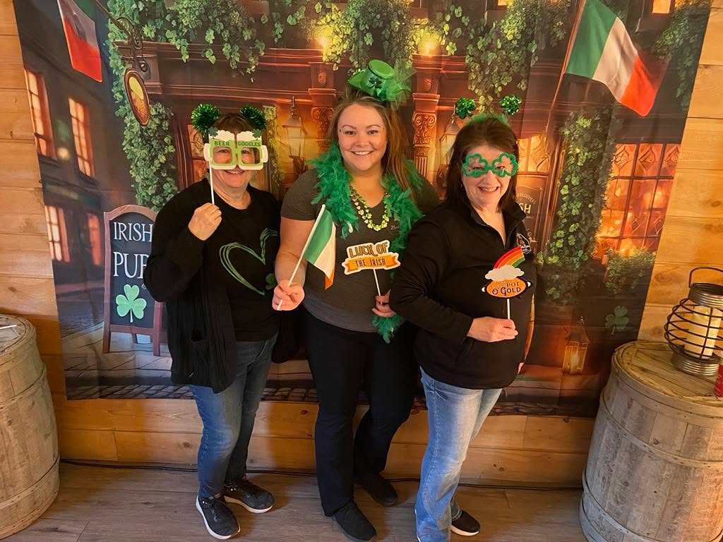 We had an awesome night with the Oreo Jones Band celebrating St. Patrick's Day. Special thanks to Theresa Raven, the winner of the 50/50 draw who opted to donate her winnings back to Jude & Ann Guitard giving them a total of $2,180 to help them get back on their feet following a house fire. Thanks to those who celebrated with us!
#batesbarn #stpatricksdayatthebarn #oreojonesband ##CommunityGiveBack #supportinglocalbusiness
