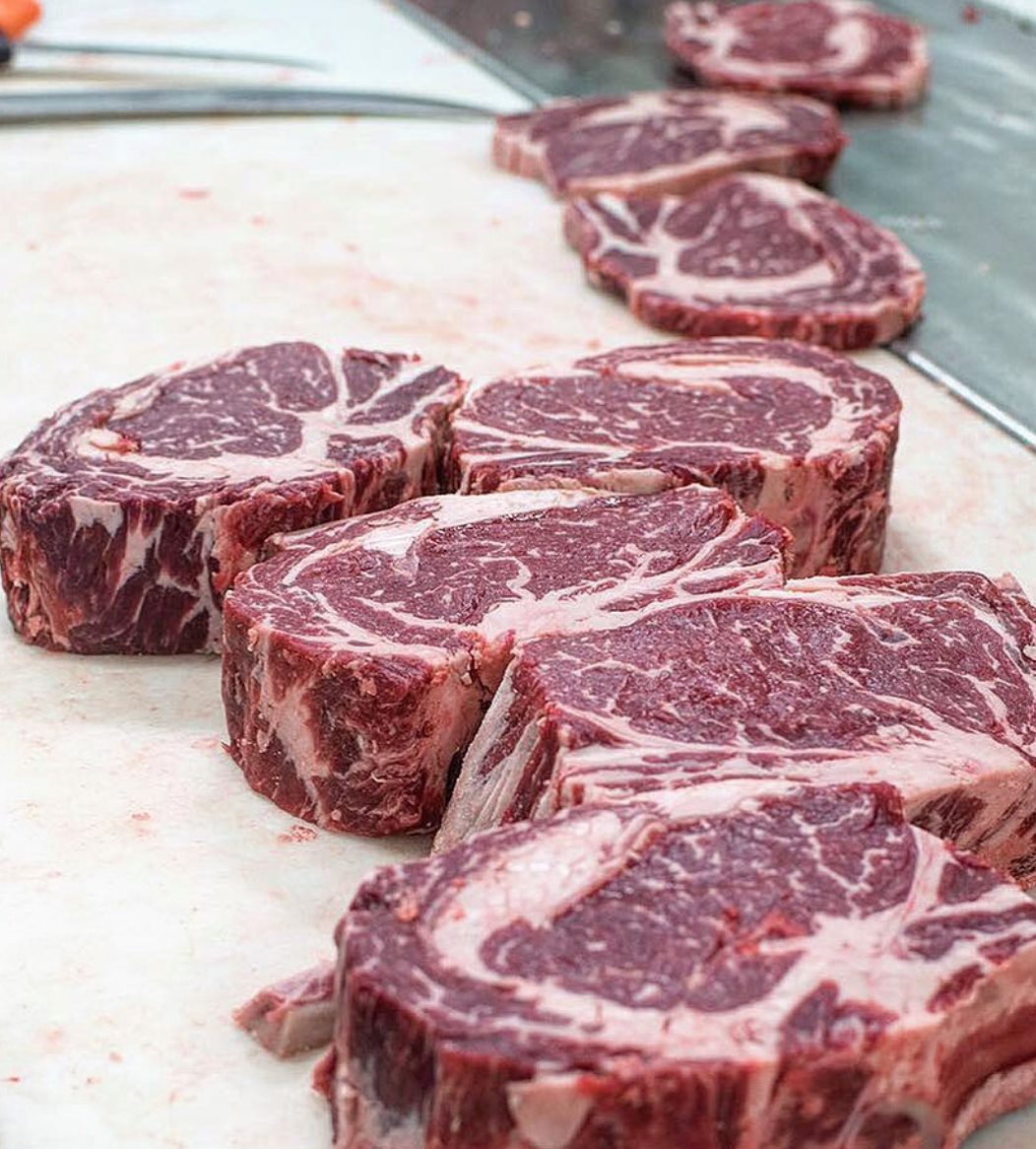 Just look at these delicious steaks! 😍 Ready to transform into an amazing dinner. Who's joining?
.
.
.
.
.
#SteakNight #culinarydelight #GrillGoals #MeatLovers #SteakLovers #CookingAtHome #deliciouseats #melbournefoodie #melbournechef