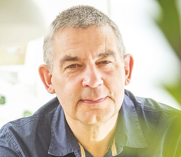 🌟 Nieuw bij NutriSense: Welkom Johan! 🌟
Sinds deze maand groeit de NutriSense verder met Johan! 🧠💙
Als ervaren psycholoog staat hij klaar om (jong)volwassenen te begeleiden op vrijdagnamiddag.
Met zijn jarenlange expertise sluit hij perfect aan bij onze visie: therapie is niet enkel luisteren, maar samen op weg gaan naar groei en welzijn. ✨
Wil je meer weten over Johan? Bezoek onze website en ontdek hoe hij jou kan ondersteunen!
#NutriSense #Psycholoog #MentaleGezondheid #SamenGroeien #Welzijn #Therapie #Mindset #Ondersteuning