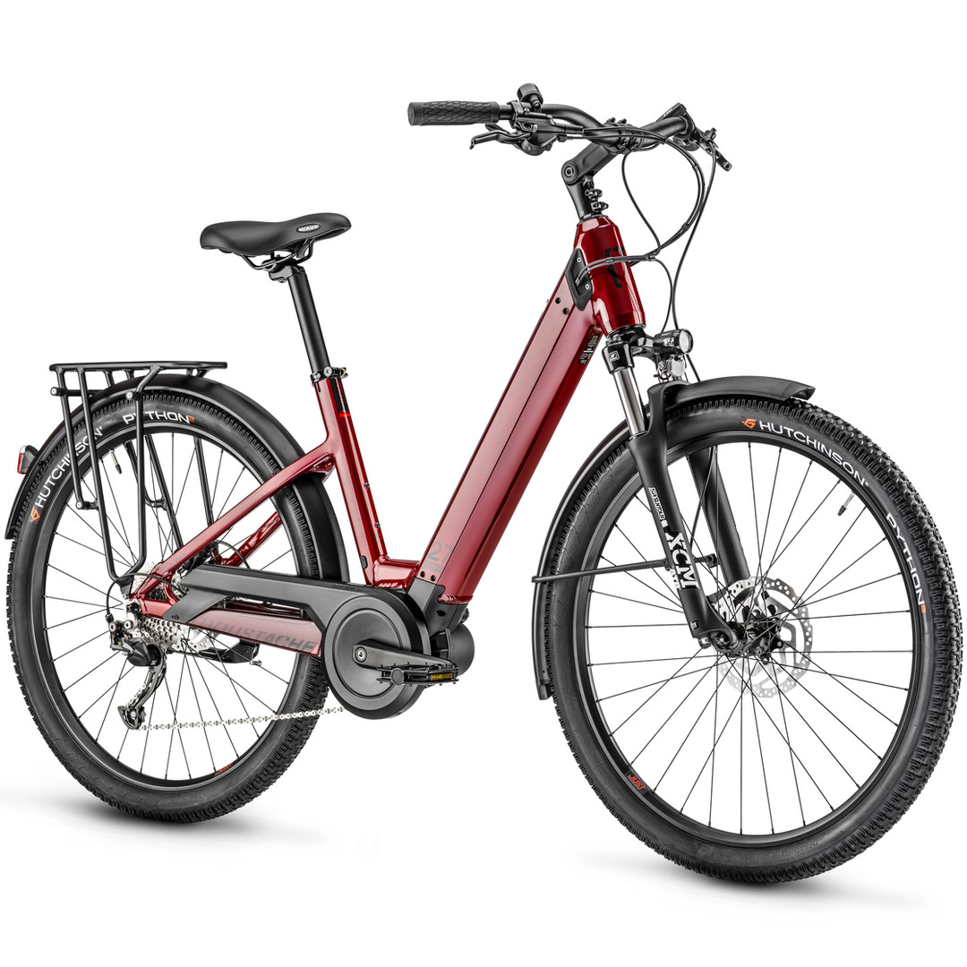 Part of our Autum runout deals!
🌟 Last one in store! The Moustache Xroad 2 Open is the ride you’ve been waiting for! With a sleek open frame, integrated Bosch motor, and a stylish luggage rack, it’s perfect for both daily commuting and weekend exploration. Ready to hit the road? 🚲❤️ Link in Bio #Moustache #ElectricBike #CyclingAdventure