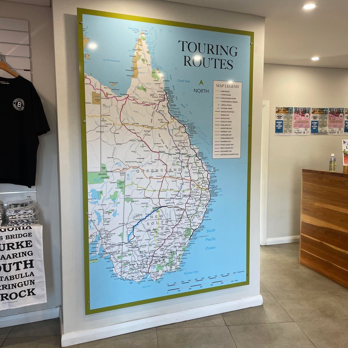 - LARGE SCALE SIGNAGE -
Check out the giant map at Back O' Bourke Information & Exhibition Centre we designed with whiteboard coating so staff can write on it! We offer a huge range of different size signage and finishes!
#lauragillarddesign #designer #outbackdesigner #bourke #bourkensw #backobourke #visitbourke #largescalesignage #signage #signs #maps #alupanel #whiteboardcoating