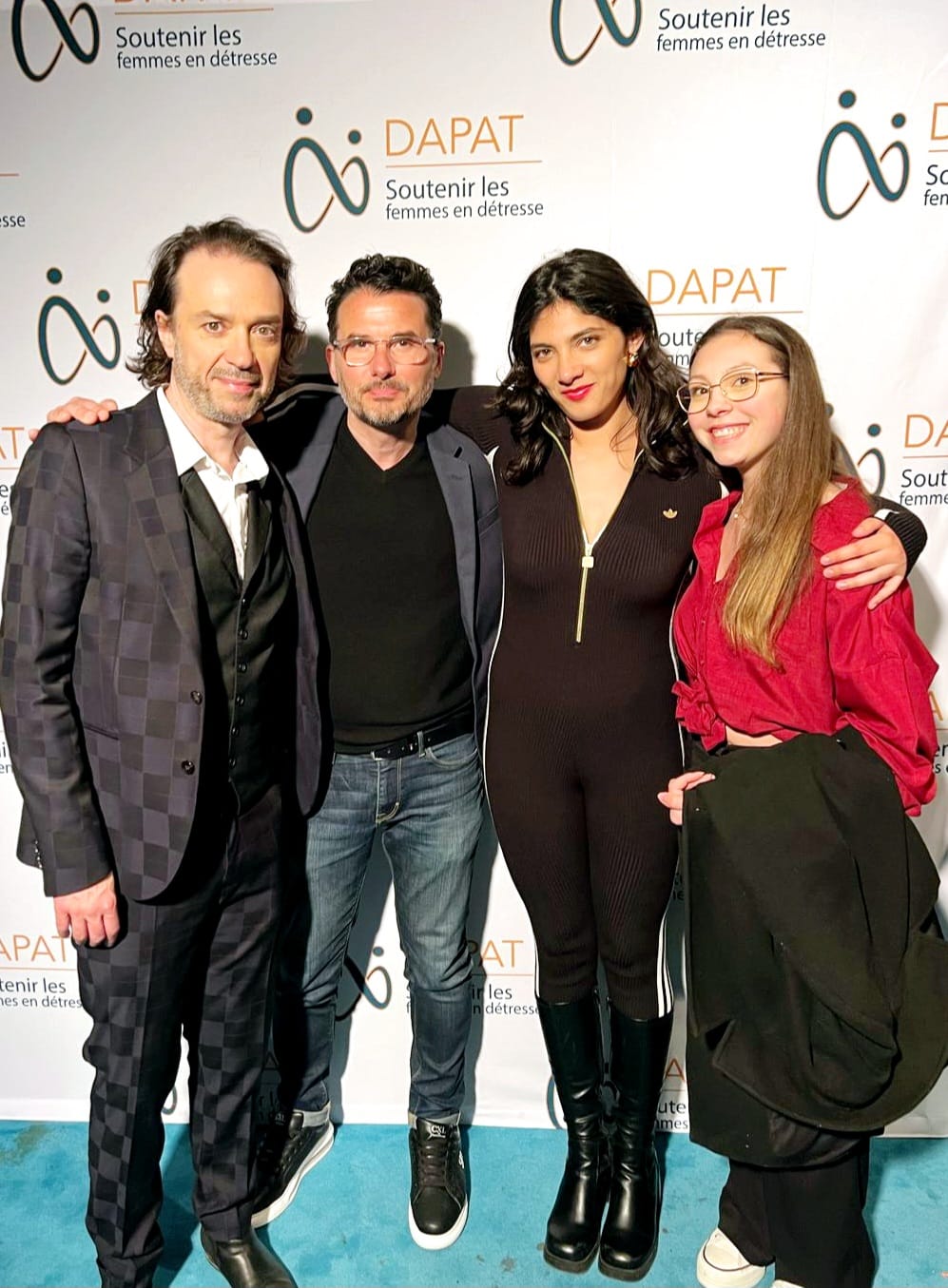 Magnifique & émouvante 4ème édition des Prix @dapatfdd ce lundi soir au Théâtre du Rond-Point ! 🏆
@dapatfdd soutient financièrement les associations de lutte contre l'exclusion, l'isolement et la pauvreté des femmes et des mères en détresse. 💪
15 associations ont été récompensées et se voient soutenues financièrement dans leurs actions.💎
Une soirée menée par @anneroumanoff , @harryroselmack , @fred_courtadon , @isabellecarreofficiel et de nombreuses personnalités et VIP unis pour soutenir la lutte contre les violences faites aux femmes.✨
Bravo à @stanislasmusique, & @deborahleclercq_ pour votre présence musicale et pour vos mots. 🎤
#fondation #benevole #fund #agency #association #lutte #femmes #violences #talents #artistes #humoriste #journalist #engagement