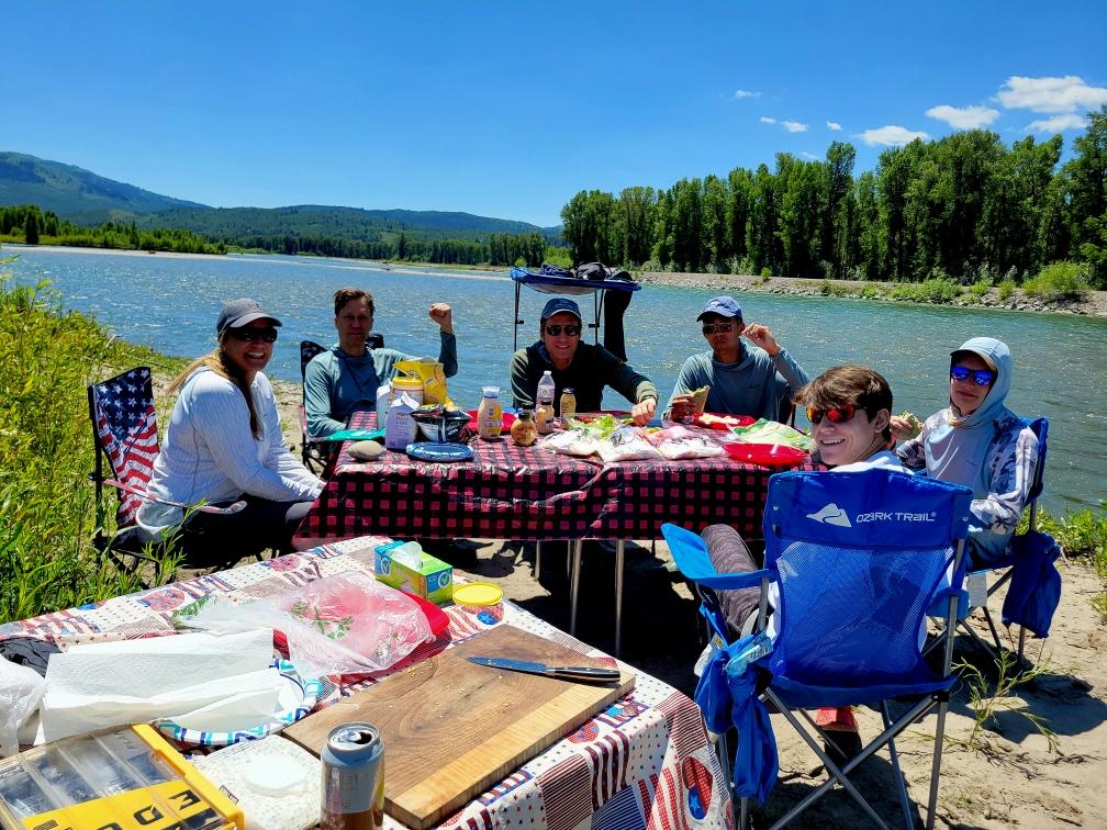 🇺🇲 Happy Memorial Day! Summertime picnics, fishing, and time with friends and family remind us to be grateful for all those who have worked hard for our country.
#tetons #Troutfishing #flytying #letsgofishing #catchandrelease #flyfishingaddict #flyfishinglife #flyfishing #Wyoming #travel #wildtrout #Smithoptics #flyfishingadventures #jacksonhole #yellowstone #orvis