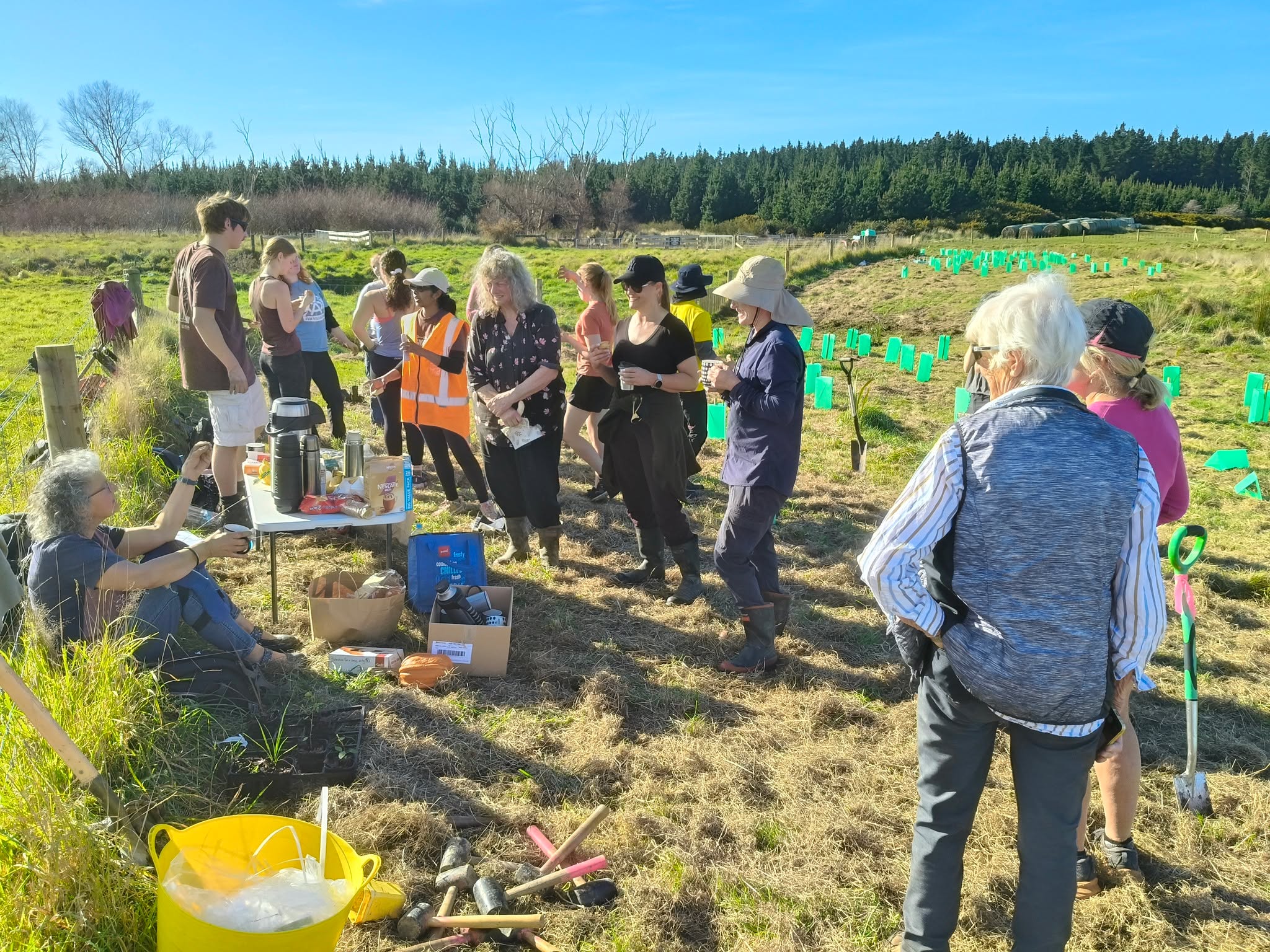 The Lees Road wetland planting at Kaiapoi on Saturday was a great success. Huge thanks to the dozen Student Volunteer Army folks who did a great job. Thank you to the families and locals who joined us. Thank you to our hosts who provided lovely food. The weather was beautiful and hundreds of plants went into the ground and we all went home (as they say) tired but happy.
#studentvolunteerarmy #plantingday