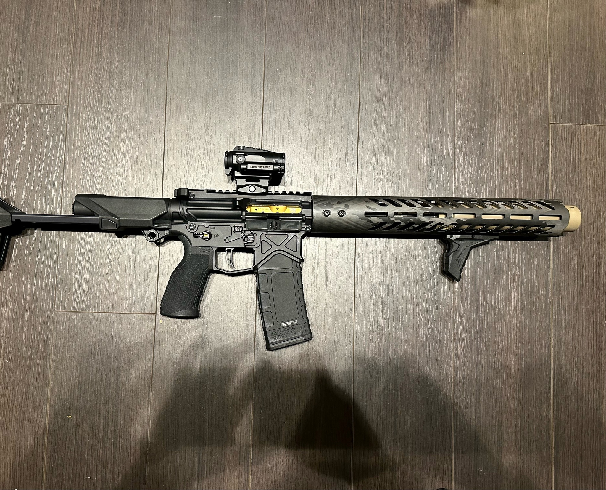 Need an AR15 handguard but can't find an ID to fit your suppressor...check out this killer build from Anthony featuring our Specialty Carbon Fiber Large Frame Handguard with Special AR15 Barrel Nut.
Check them out here π https://www.smokecomposites.com/specialty-handguards
#customized #custombuilt #ultralight #lightweight #smokecomposites #carbonfiber #carbonfibergunparts #AR15 #AR15build #Handguard #MadeinUSA