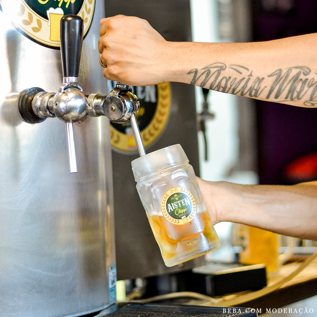 Só um Chopp Aisten como deve ser pra dar força e completar a semana! 🍻
Acesse o nosso site e conheça mais!
📱aistenchopp.com.br
Aisten. O chopp como deve ser!
#chopp #pilsen #pilsner #choppaisten #choppdodia #brejadodia #choppartesanal #cervejaartesanal #cervejas #bebamelhor #cervejasespeciais #lupulo #malte #lupulando #saopaulo #sp