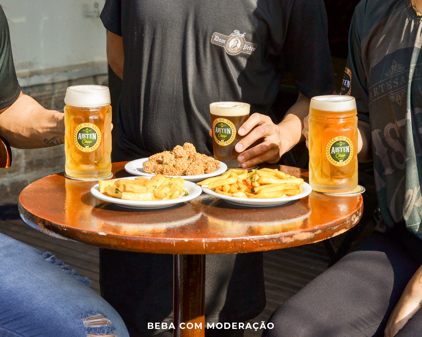 Como deve ser o encontro com a galera ideal?! Com Chopp Aisten, com certeza! 🍻
Acesse o nosso site e conheça mais!
📱 aistenchopp.com.br
Aisten Chopp. O chopp como deve ser!
#chopp #choppdodia #brejadodia #choppartesanal #cervejaartesanal #cervejas #bebamelhor #cervejasespeciais #lupulo #malte #lupulando