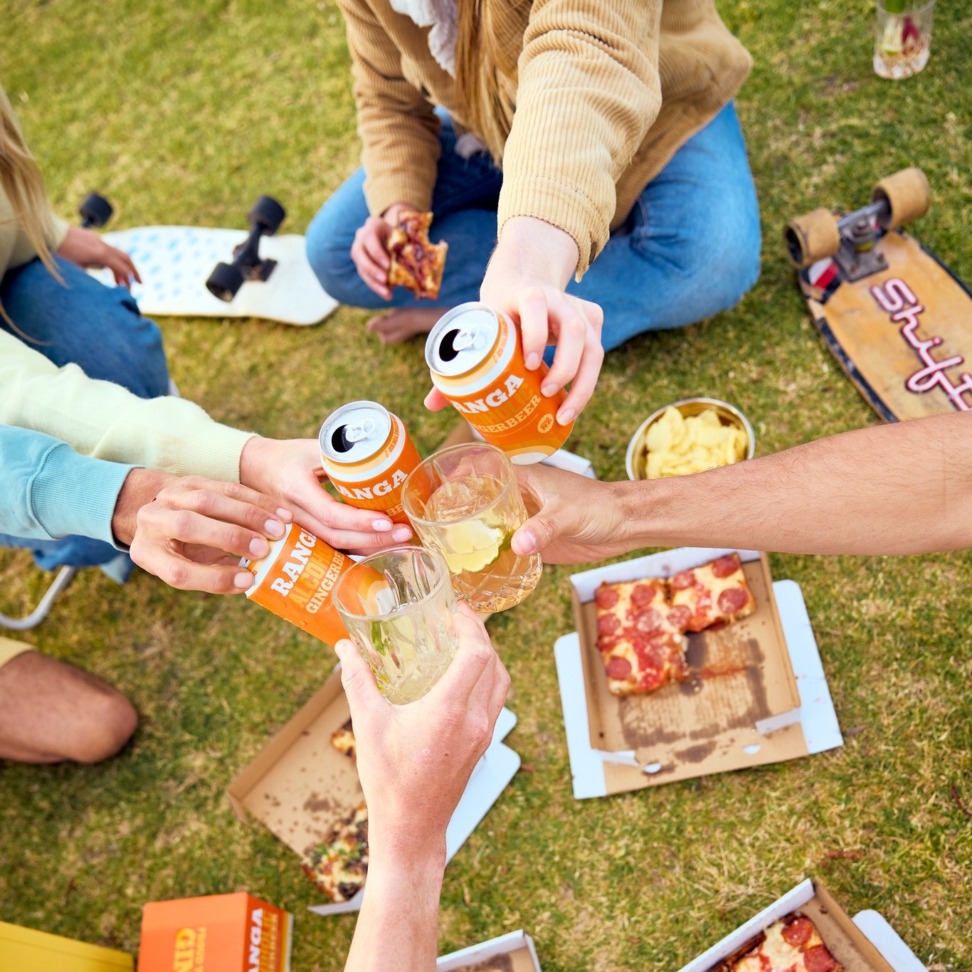 Ranga always brings the heat, even when the sun’s taking a break.
#ranga #winter #ginger #gingerbeer #ProudToBeGinger #newzealand #rangagingerbeer #rangaroots #friends #ProudToBeDifferent #gingerroots