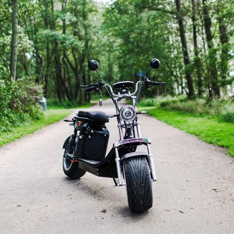 🛵 E-Go Master sähköskootteri – Huippukoneelta! 🛵
⚡ 60V 4000W harjaton moottori
🔋 60V 40Ah Li-Ion akku
🏁 Huippunopeus jopa 60 km/h
✅ EEC-hyväksytty – rekisteröitävissä mopoksi (COC-todistus mukana)
🎵 Bluetooth-musiikki, LED-mittaristo, ajovalot ja vilkut
💰 Hinta: 2 195,00 €
🎁 Sivustoltamme saat -5 % alennuskoodin tähän tuotteeseen!
👉 Katso lisää ja tilaa: www.sahkoskootit.com/huippukone
#sähköskootteri #egomaster #sähköliikenne #sähköajoneuvo #ekoliikenne #sähköpotkulauta #kestäväliikkuminen #skootterikauppa #sähköskootterit #sähköinenliikkuminen #vihreäliikkuminen #teknologia #sähköautoilu #sähkömoottori #sähköinentulevaisuus #sähköskootit @huippukone