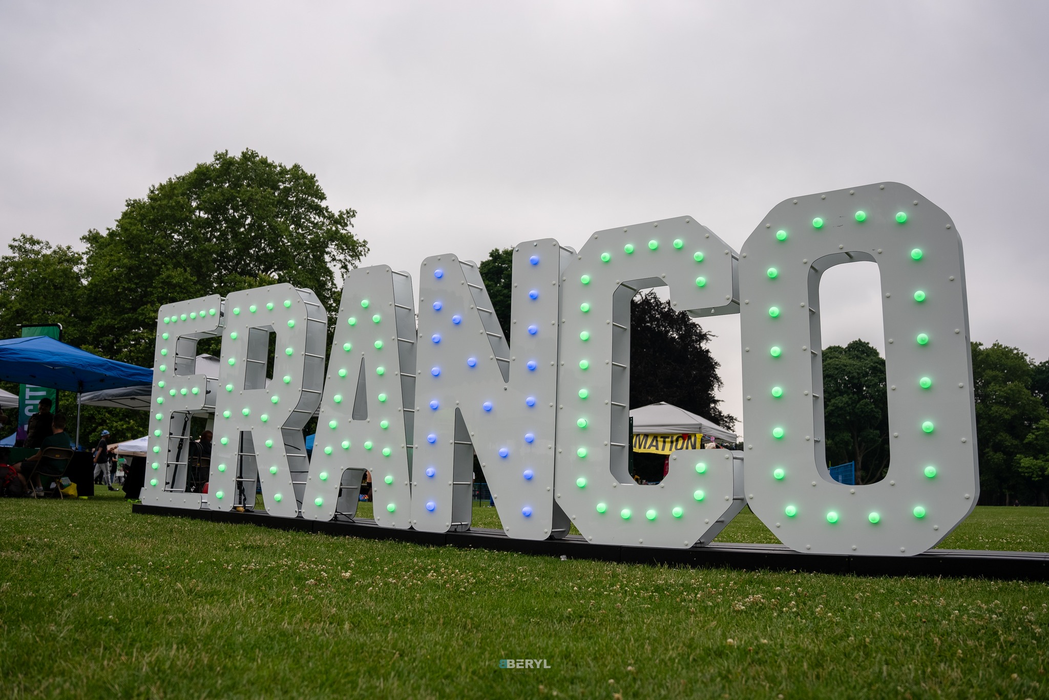 Déjà une semaine depuis la FrancoFEST 2025! Tu étais là ?
On veut voir ça!
đž Partage ta meilleure photo, ton plus beau souvenir ou ton artiste coup de cĆur dans les commentaires ou en stories avec le mot-clic :#MaFrancoFEST