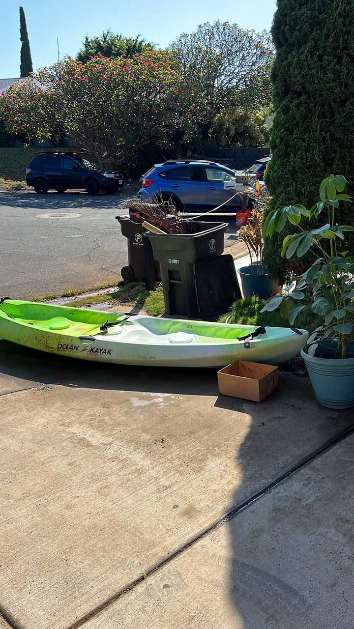 Garage sale 8-12 kahaone place
