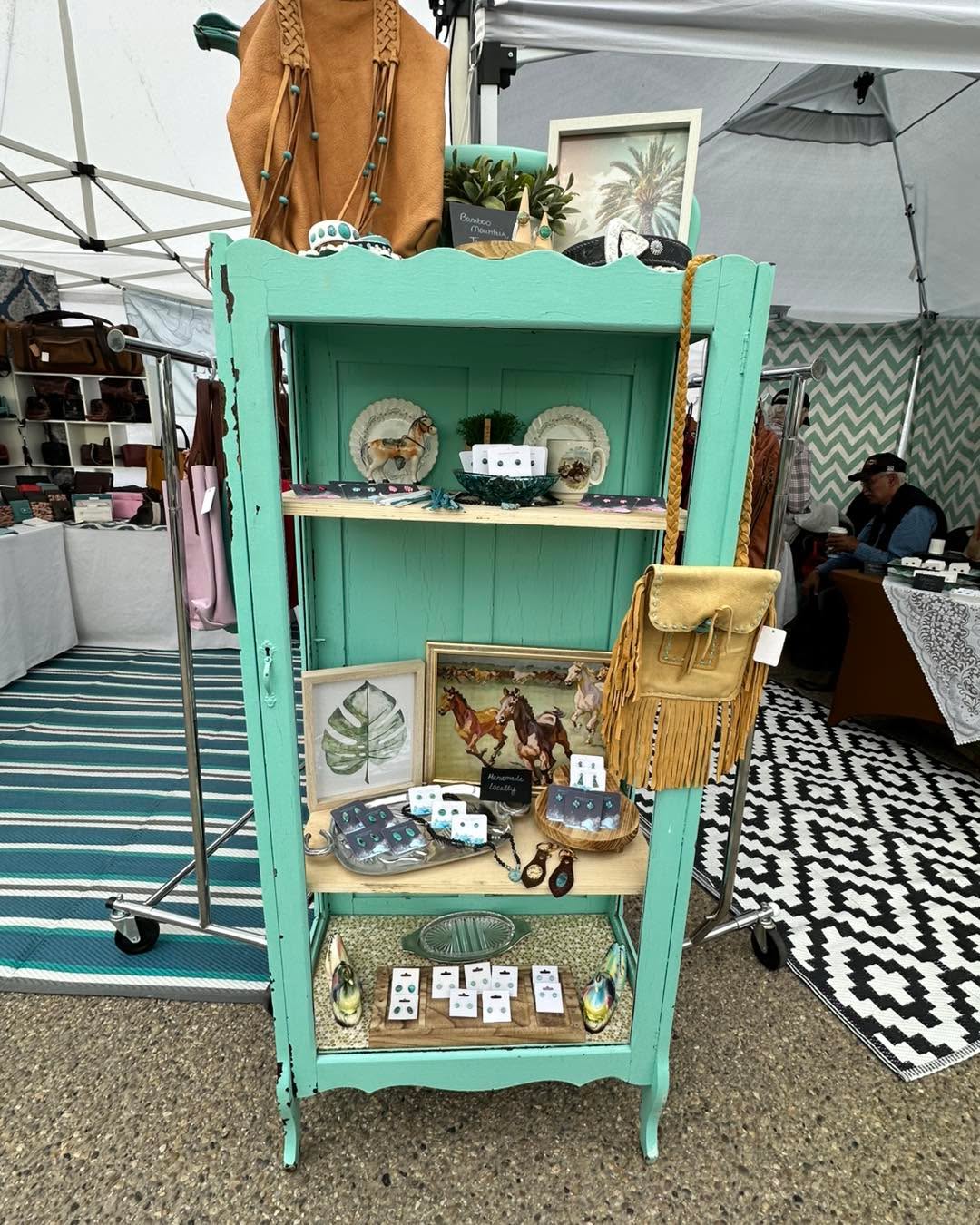 🐎💫 It ain’t really a rodeo without a little leather and turquoise… 💫🐎
Find Stardust Turquoise shining bright at the Red Deer Farmers Market today—right alongside Kennedy Leatherworks!
💎 Think: turquoise that twinkles like a star-lit prairie sky
🌵 Paired with leather that smells like saddle dreams
🐂 Made for rodeo queens, barn dancers, and anyone who’s ever watched the dust rise and felt something stir
Necklaces, earrings, and bold pieces that ride with you—whether you’re in the stands, in the ring, or just feelin’ a little wild.
Come play dress-up, cowboy style 🤠
(Warning: You might leave sparkling)
#StardustTurquoise #RedDeerFarmersMarket #TurquoiseAndLeather #RodeoReady #WesternJewelry #BohoCowgirl #HandmadeInCanada 💫🧵🐎💍