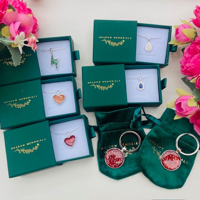 Hi, I am Abby, based near Heathfield I make beautiful meaningful memorial jewellery using cremation ashes, hair, fur, horsehair, breastmilk, fabric and more. If you would like to have a piece of jewellery made but do not want to have to put your ashes in the post then please consider getting in touch, face to face consultations are always welcomed - choosing the right piece of jewellery to suit your needs is my absolute aim. Drop me a message or pop over to the website to see what is on offer at www.meadowmemorials.co.uk/shop
#memorialjeweller #ashesjewellery #cremationashes #cremains #ashesandhair #lockofhairjewellery #petashes #horsehairjewellery #breastmilkjewellery