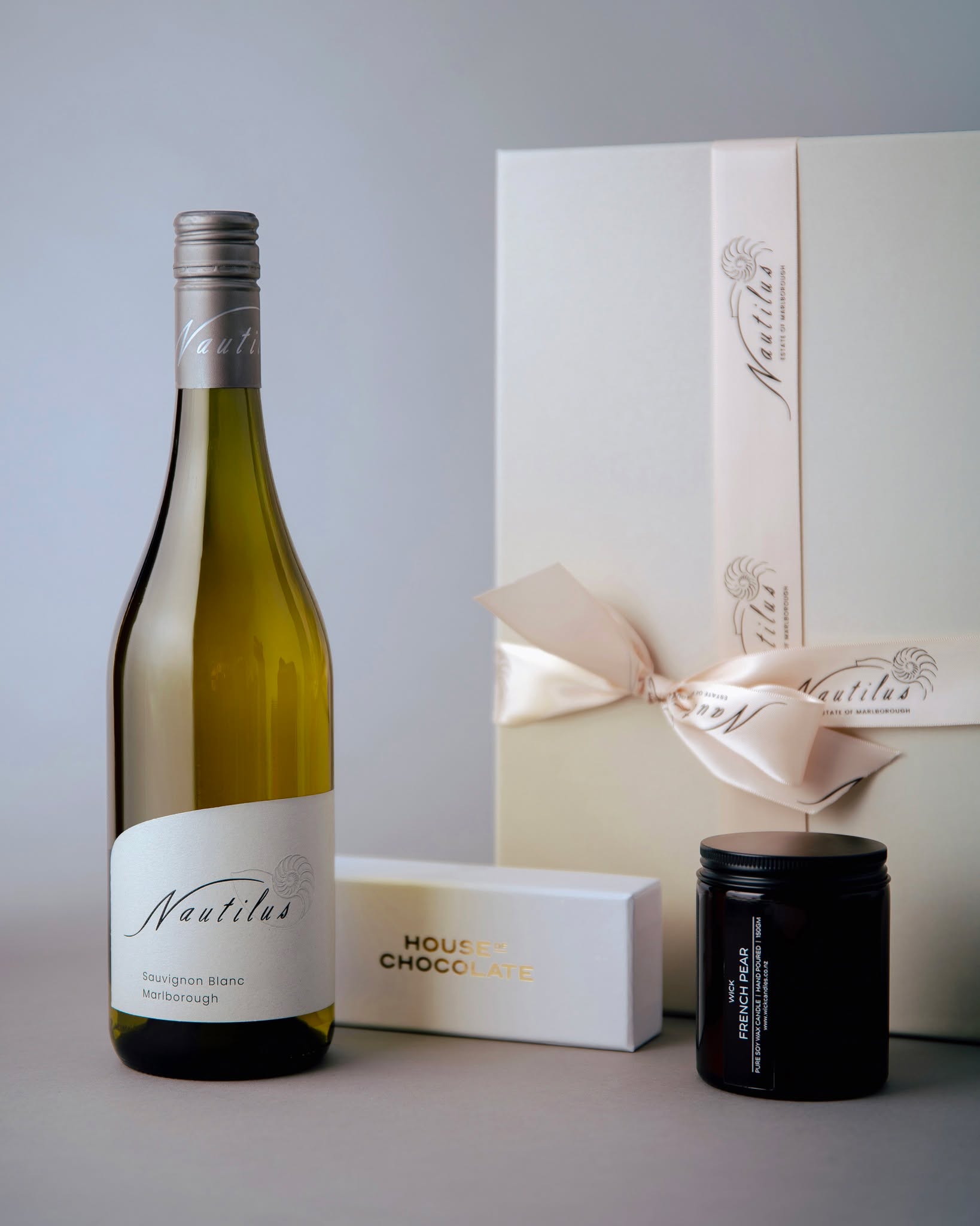 🎉 Celebrating 40 Years of Nautilus Estate 🎉
A journey that began with our first Sauvignon Blanc in 1985 has grown into four decades of Marlborough winemaking excellence – and we couldn’t have done it without you.
To thank you, we’re giving away a luxury gift box in collaboration with @bundleandblooms – a celebration of quality, care, and all things Nautilus.
The prize includes:
A bottle of Nautilus Sauvignon Blanc
A hand-poured candle by Wick
And House of Chocolate bonbons!
How to enter:
Buy any bottle of Nautilus wine before 14 August – and you’re in the draw!
Stay tuned – we’ve got more surprises, exclusive releases & events to come as we toast to 40 years!
T&Cs apply. NZ residents only. 18+.
#NautilusEstate #40YearsOfNautilus #MarlboroughWine #Giveaway #NZWine #WineLovers #CelebrateWithNautilus