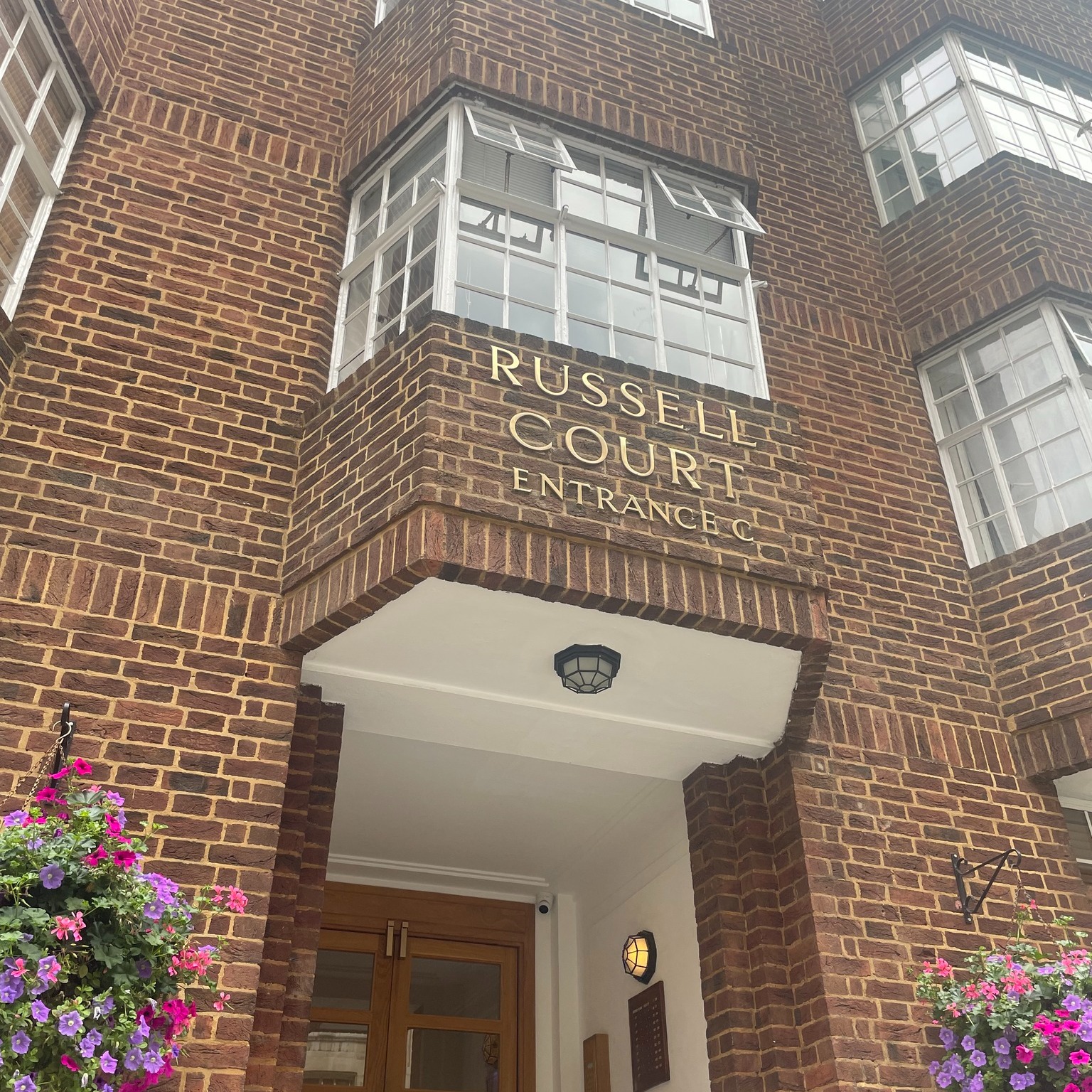 Sneak peek behind the scenes at Russell Court!
We’ve been on walkthroughs with the contractor, Collins and Ingleton Wood, and our client as the internal refurbishment of this iconic 1937 Bloomsbury landmark nears the finish line.
Designed by the architect behind BBC Broadcasting House, Russell Court is packed with history — and it’s looking better than ever.
Top floors? Looking stunning at snagging stage. Full reveal coming soon!