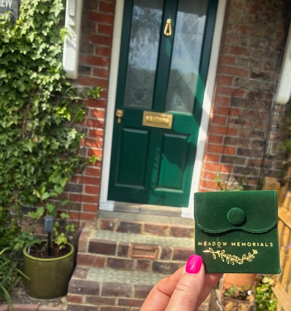 Even the front door is on-brand at Meadow Memorials 💚🌼💍 I like to meet my customers face to face, come and chat to me, let's look at the colour options and chat through your requirements and bring me your precious inclusions. I usually put a couple of days a week to one side to meet with customers so if you are thinking of having an item made please do just drop me a line and we can find a time. It is an important decision, you deserve to feel like you had the best opportunity to choose the right item. Abby x