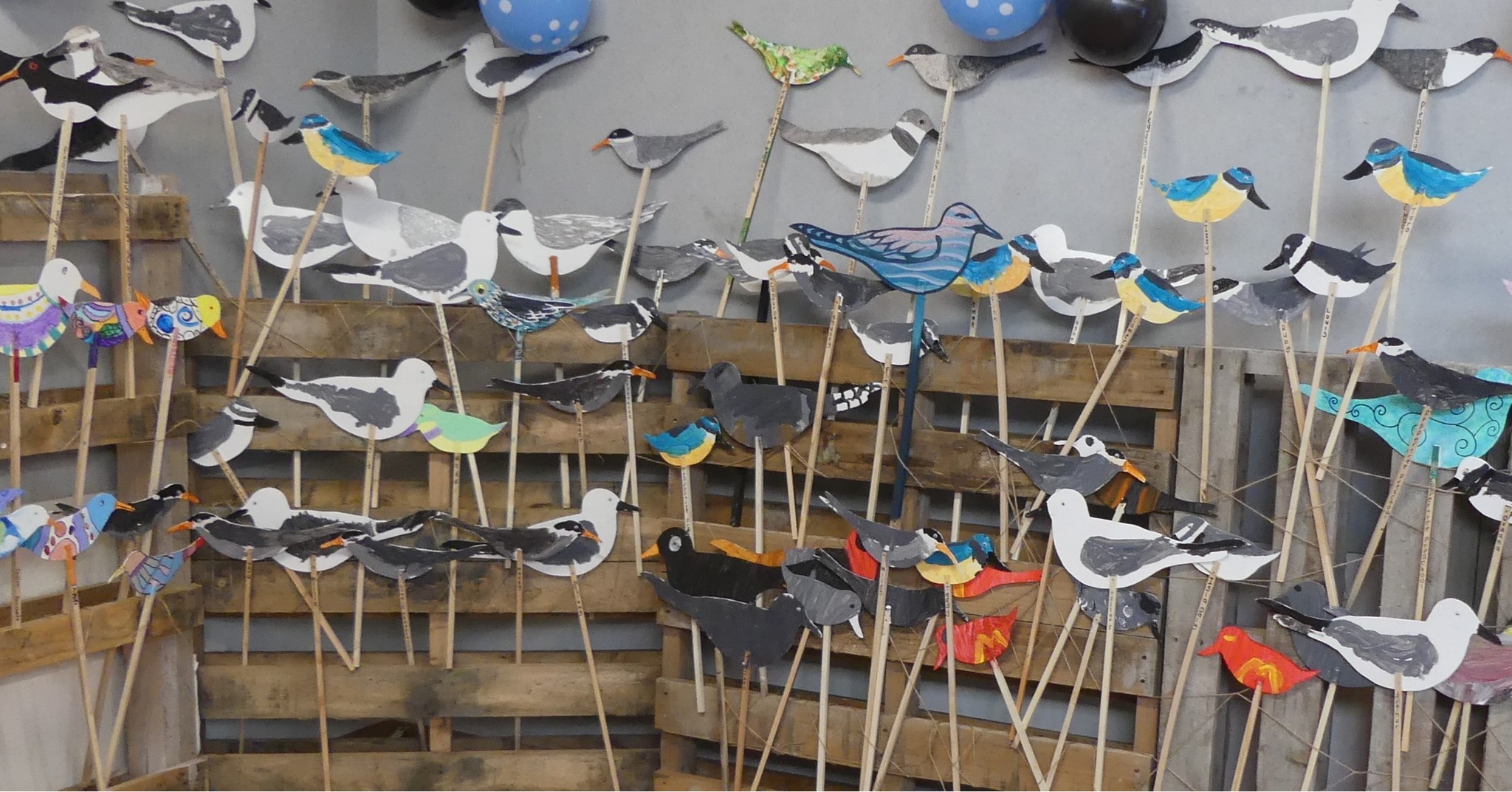 The Flock of birds from last weekend's Welcome to the Birds event are now on the loose so keep an eye out for them. Currently in the park near Cones Rd bridge. Great job done by the local school students who painted these birds.
Thanks ITM Rangiora for the loan of display pallets for when we had to move the event inside.
#rangioraitm #peppertreepreschool #pegasusbayschool #loburnschool #northloburnschool #ashleyrakahurischool