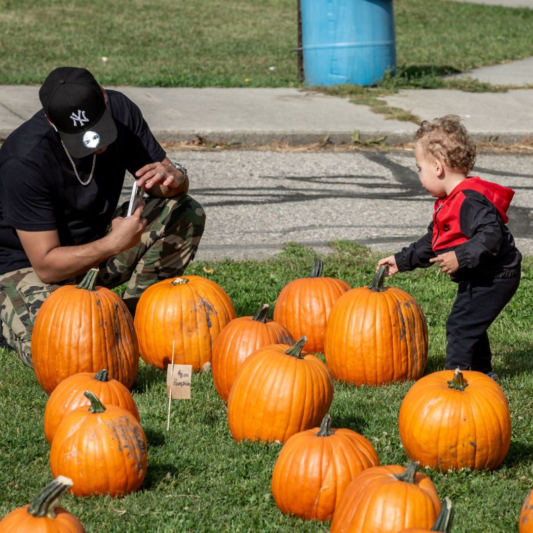 Help us ring in fall THIS SATURDAY, Sept. 13th, at Scarecrows in the Garden & Fall Market! π»ππ Join us at the Northern Plains Botanic Garden grounds (1211 28th Ave N, Fargo, ND) from 10AM-4PM to enjoy the last blooms and start of fall colors. This annual fundraiser features awesome volunteer-made scarecrows available to take home, children's activities, a Fall Market full of plants and goodies, pumpkins, and tasty lunch available from our friends @heart_n_soulcommunitycafe (11AM-2PM).
We hope to see you there! Full event details available at npbgs.org/event-details/scarecrows-in-the-garden-fall-market-2025