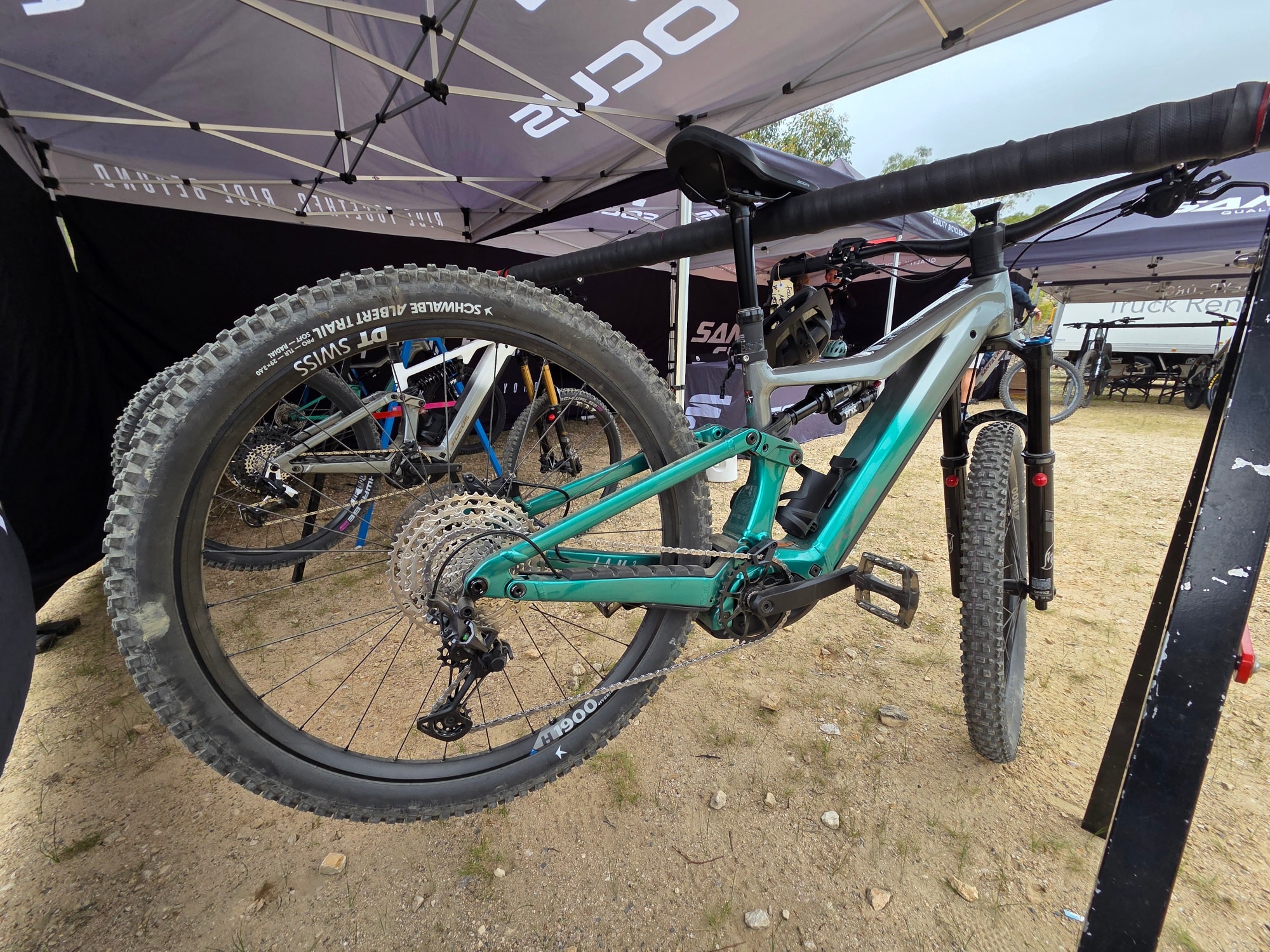 Focus have re designed the whole emtb line-up and you can feel it. Paired with the gen5 Bosch CX 100nm update it makes the climbing fun and fast.