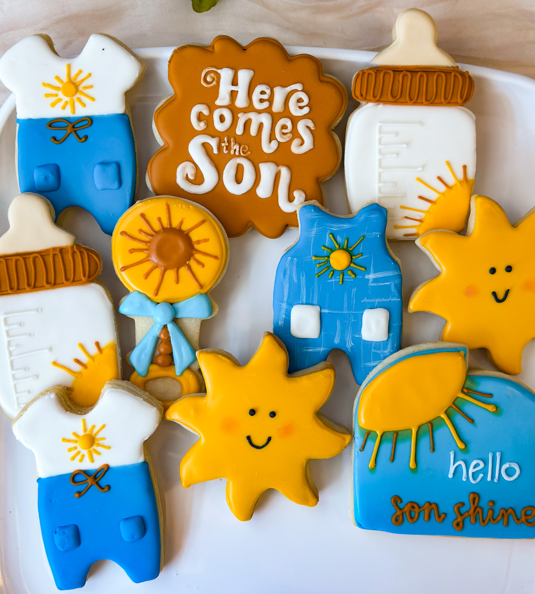 Here Comes the Son🔆
#decoratedcookies #customcookies #phoenixbakery #customdesserts #phoenixhomebakery #phoenix #bakery