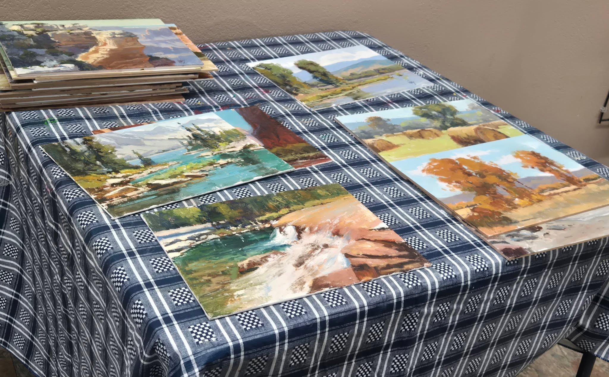 Our free demo featuring @rustyjonesart was so interesting! Our attendees learned so much about the process artist Rusty Jones uses when creating his landscape oil paintings. Now on to the workshop! 🎨 Want to attend our next demo? Watercolor Pumpkins with instruction by Evelyn Acosta-Cone will take place October 16th.