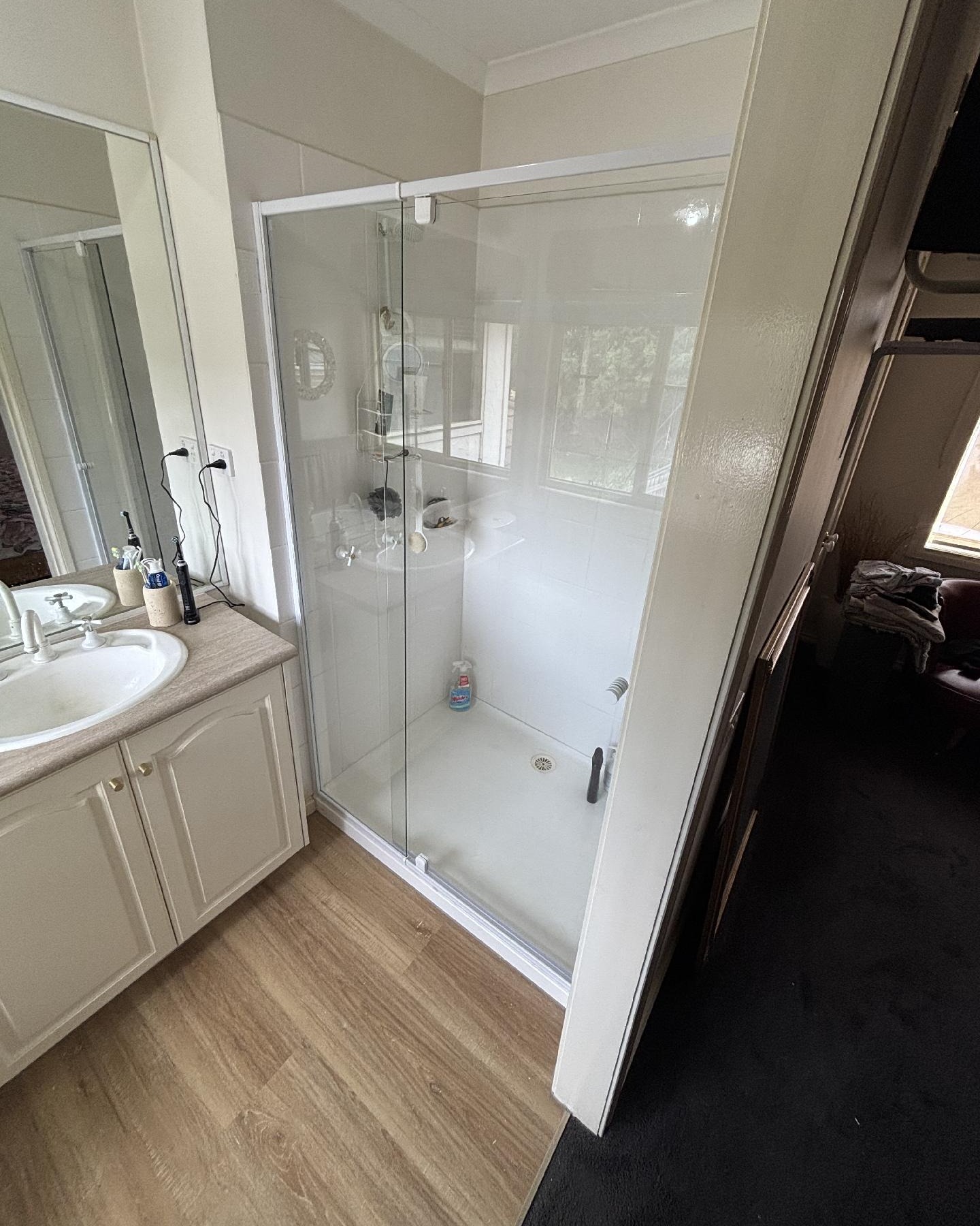 🛁 Ready to refresh your bathroom without the fuss?Our durable, stylish shower screens are a simple way to modernise your space — and they’re DIY-friendly too! Now’s the perfect time to give your bathroom the glow-up it deserves. 🔧✨
#BathroomUpgrade #DIYBathroom #ShowerScreenStyle