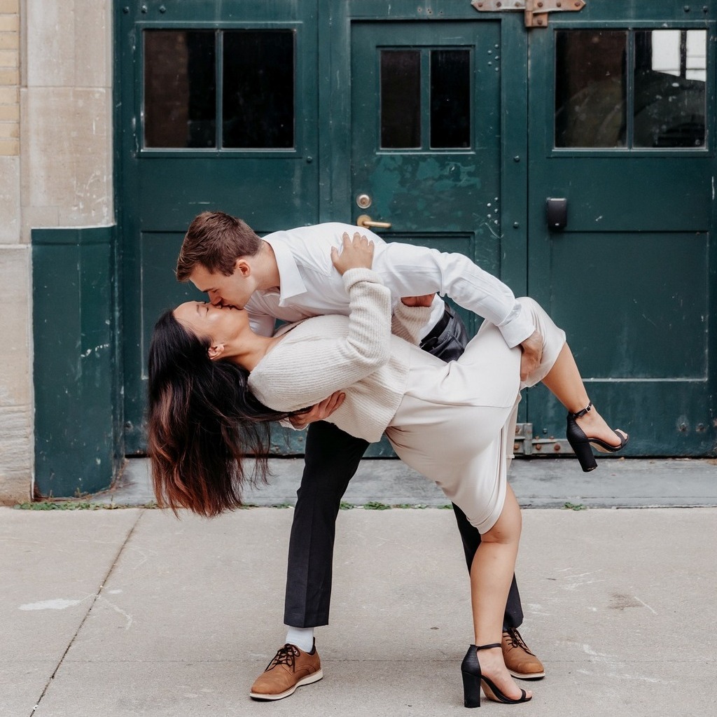 💍
We love a good dip kiss! 💕
Congrats A & O on your engagement.
#tmcweddings #Canadaengagementphotographer #ontarioengagementphotographer