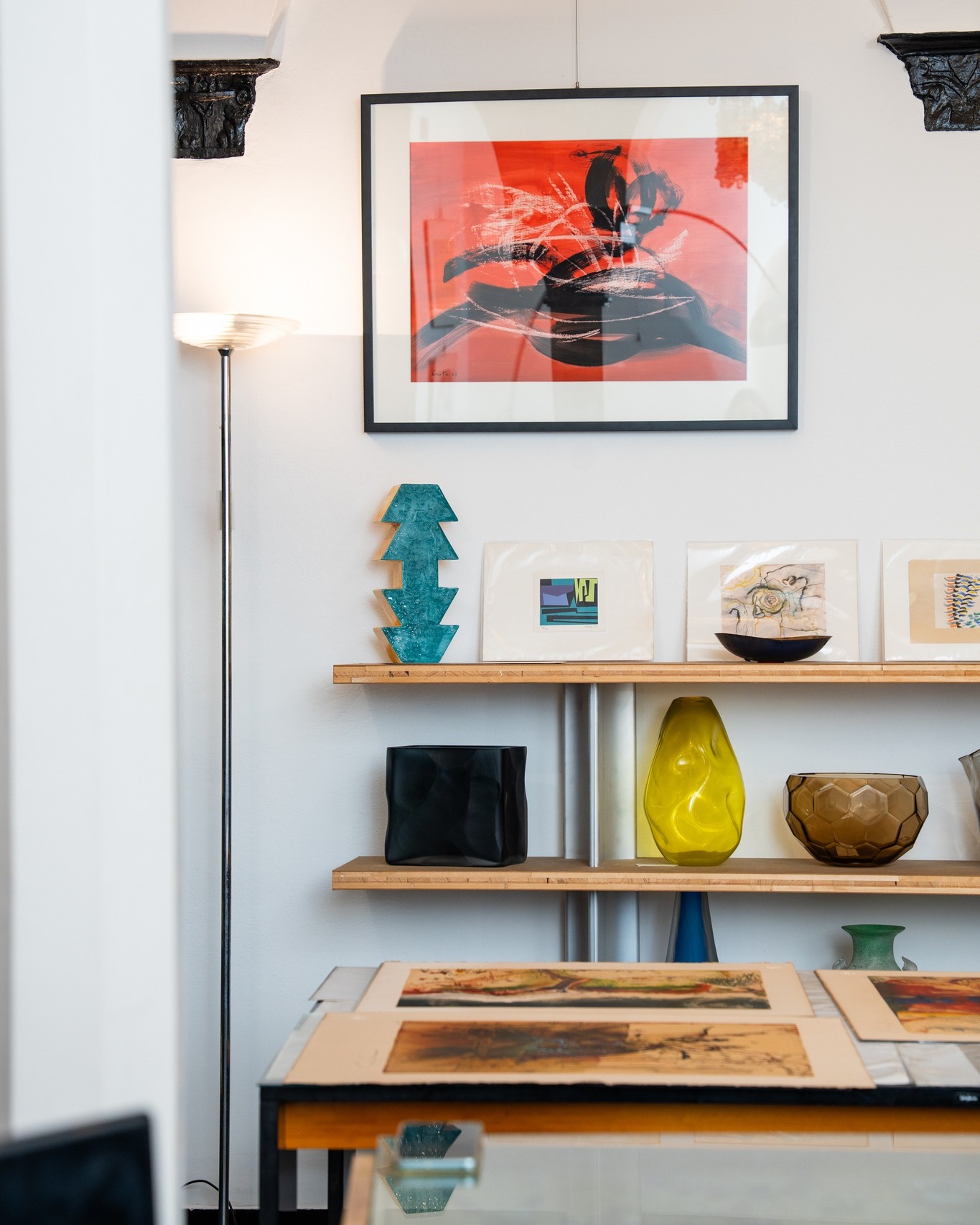 Dall’antico al modernariato, dai grandi arredi ai piccoli oggetti di design, ogni pezzo ogni pezzo è il risultato di una ricerca attenta e appassionata.
Scopri la selezione completa e lasciati ispirare nel nostro showroom.
From antiques to mid-century pieces, from large furnishings to small design objects, each piece is the result of careful and passionate research.
Discover the full selection and let yourself be inspired in our showroom.
#LBQuaquaro
#fineartboutique
____
#antiques #vintage #santamargheritaligure #sml #genova #liguria #italy #homedecor #design