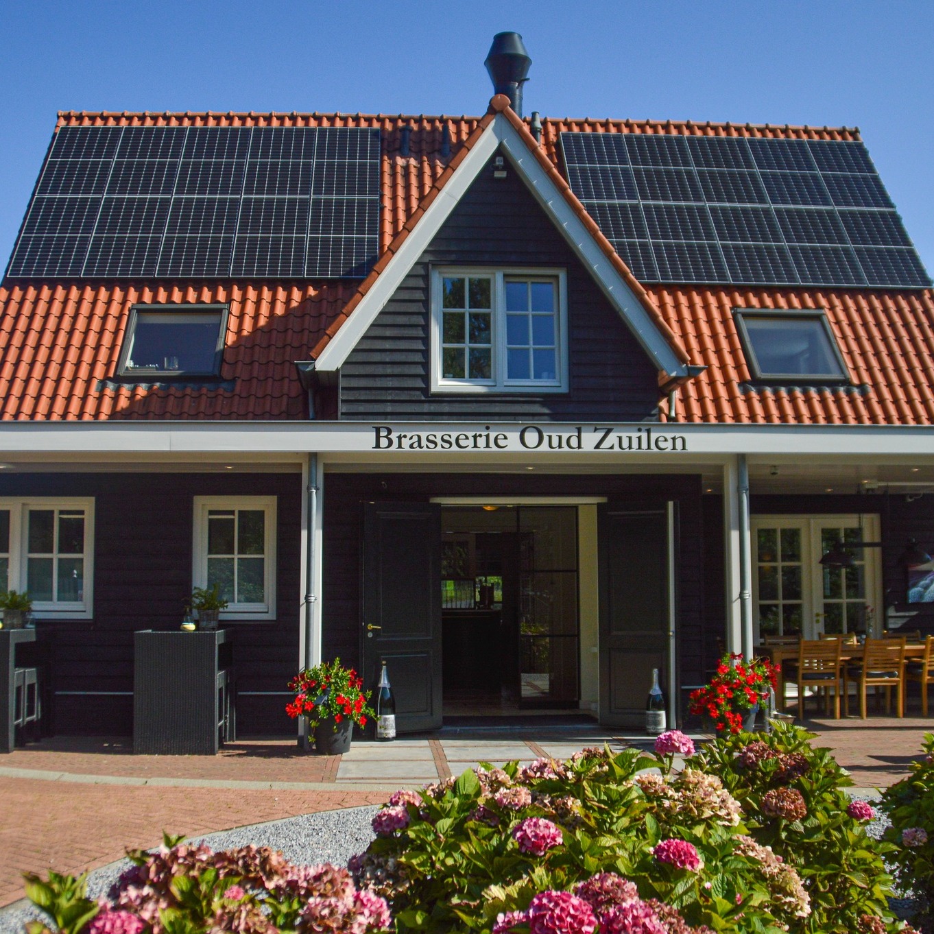 Wij zijn kerstavond en beide kerstdagen geopend voor lunch en diner vanaf 12:00uur.
Reserveren kan telefonisch (0346554533) of online via onze website.
Daar staat ook ons kerst keuzemenu wat wij die dagen serveren.
uiteraard kunt u uw eventuele dieetwensen bij de reservering doorgeven.
A bientot a Brasserie Oud Zuilen.
www.brasserieoudzuilen.nl
#lunch #maarssen #breukelen #stichtsevecht #lunchbreak #privatedining #vergaderlocatie #utrecht #finedining #maarssenbroek #oudzuilen