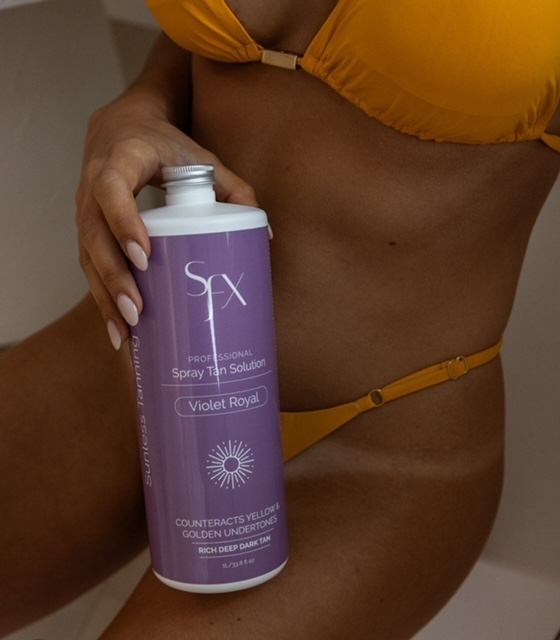 💜 Go beyond the bronze with Violet by SunFX!
Infused with organic Aloe Vera, Green Tea, Coconut, Vanilla, Kakadu Plum, Finger Lime Caviar, and Kangaroo Paw Flower, this advanced violet-based formula delivers a flawless tan for every skin tone — especially golden and yellow undertones. ✨
🌿 All-natural approved DHA
💧 Lightweight, hydrating & fast-drying
🍋 Packed with Vitamin C–rich Australian botanicals for radiant, long-lasting color
🕒 Time-activated:
– Light Tan: 2–3 hrs
– Medium: 4–5 hrs
– Dark: 6+ hrs
A next-level tanning experience that brightens, nourishes, and perfects your glow — naturally. ☀️
#SunFX #VioletTan #NaturalTan #AustralianBeauty #SunlessTanning #CleanBeauty #VeganTan #BronzedSkin #GlowGoals #ProTanning