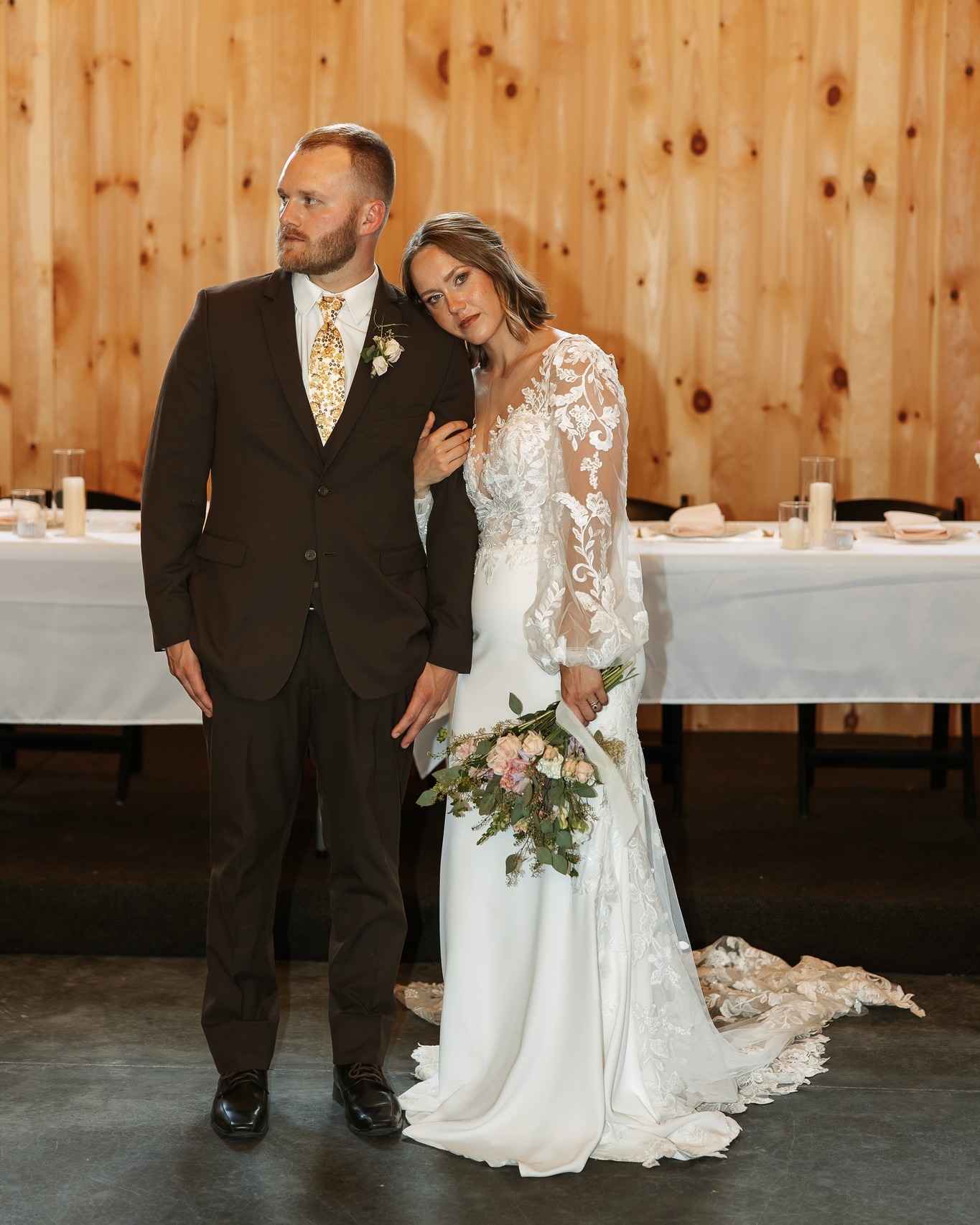 Soft lace, vintage charm, & love that feels like home. 🤍
This rustic-inspired styled shoot is proof that simplicity can be breathtaking.
Dress: @marabrides + @bylillianwest
Suit: @marabrides + @milroys_tuxedos
Photography: @michelle.posingwillows
Florals: @engelbrechtfarms
Jewelry + Rings: @tenenbaums_jewelry
H&MU: @beauty.by.bbouska
Venue: @bradfordguesthouse
Photoshoot Coordinator: Haylee with @masonbeckcreative & Mallory with@marabrides
Models: Erika & Levi Meier