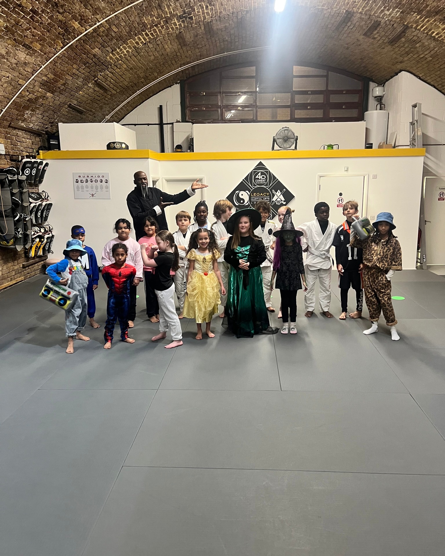 Here's a photo from last week's Fancy Dress Party for our younger Students
We still trained but got a little more time for some Extra FUN !!
You can join us too. Book for a FREE trial class https://legacy-martial-arts-london.gymdesk.com/schedule
#MartialArtsForKids #kidsactivities #ConfidenceForKids #CommunityBasedLearning #LegacyKidJiuJitsu #afterschool #kidsstickfighting #kidskali #Hoxton #KidsBJJ #BJJ #JiuJitsu #martialarts #CapoeiraCommunity #kidscapoeira #capoeirakids #ConfidenceforKids #jujitsuforeveryone #CFSBJJ #kidsbjj #hackney