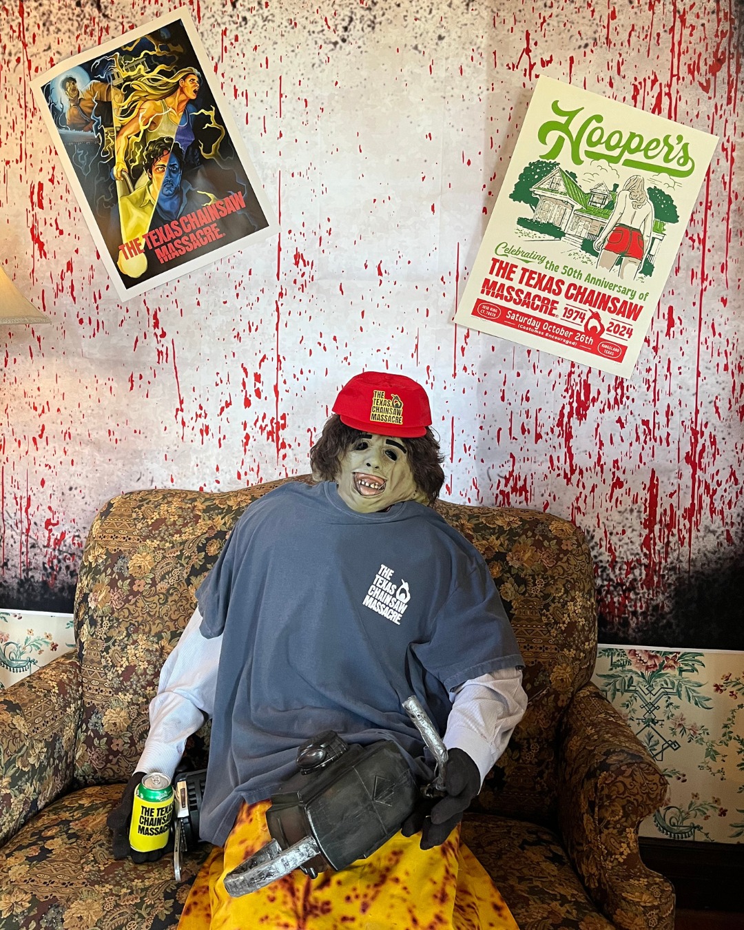 Even Leatherface needs a wardrobe refresh now and then ⛓🔨🏚
#thetexaschainsawmassacre #bigevent #kingsland #hoopers #halloween #halloweekend #leatherface #spookyseason #film #cinematography #horrorcinema #horrormovie #chainsaw #kingslandtexas #costumecontest #film #Halloween #happyhalloween #BBQ #limitededition #newmerch